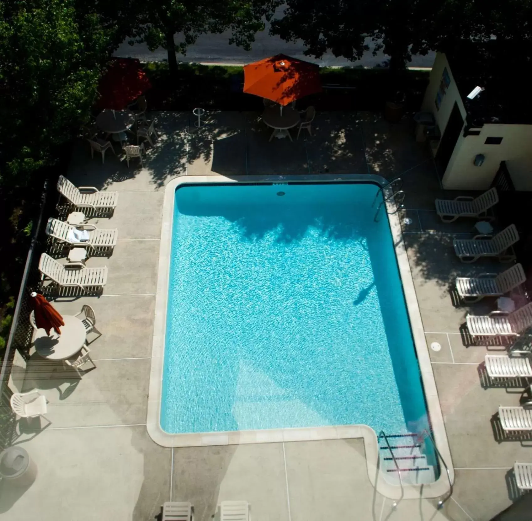 Pool View in Hampton Inn Philadelphia-Airport