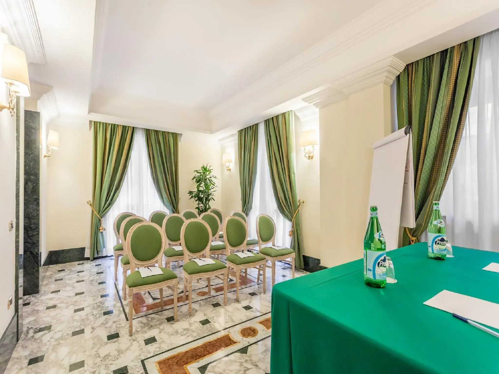 Meeting/conference room in Raeli Hotel Regio