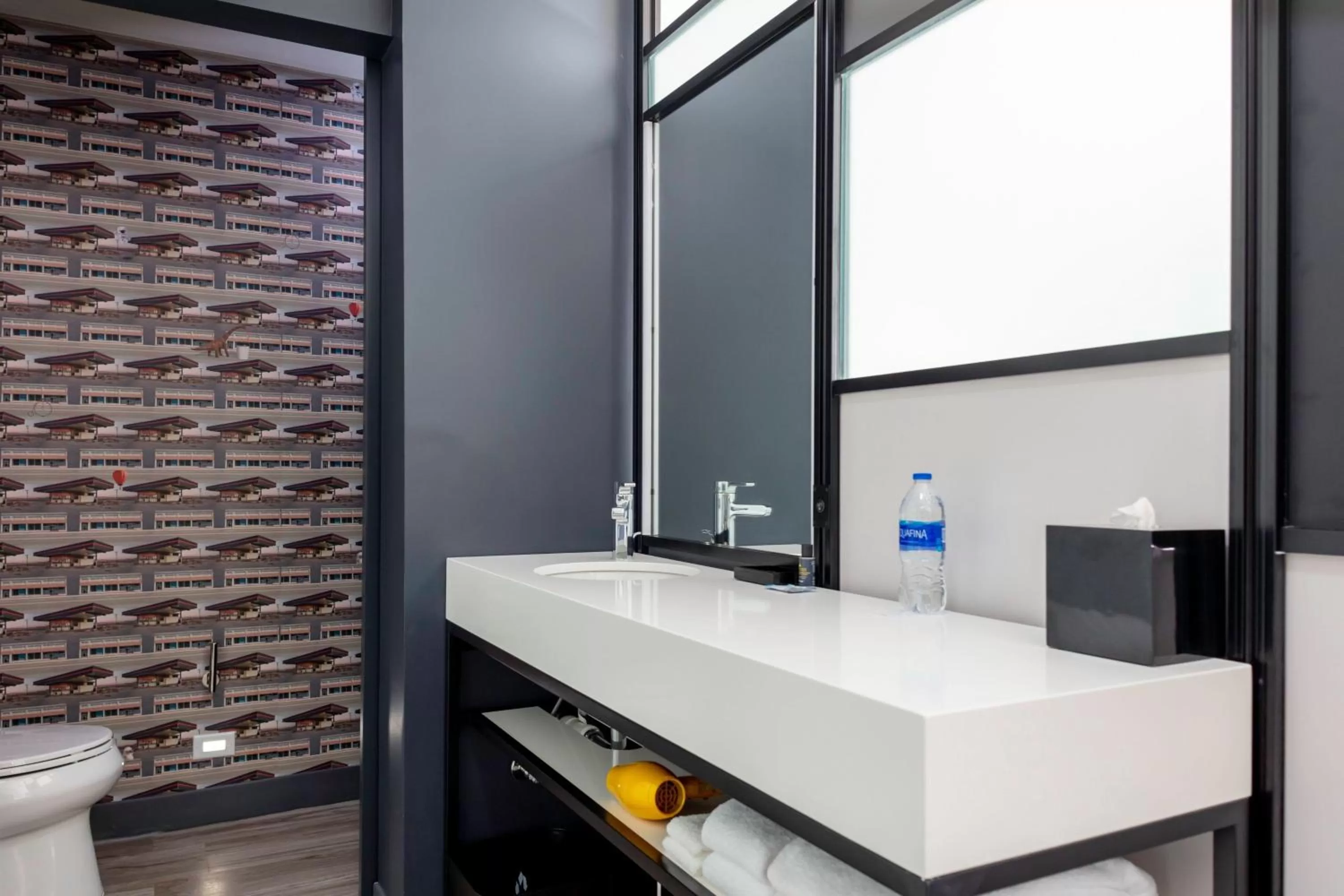 Bathroom in Aloft Savannah Airport