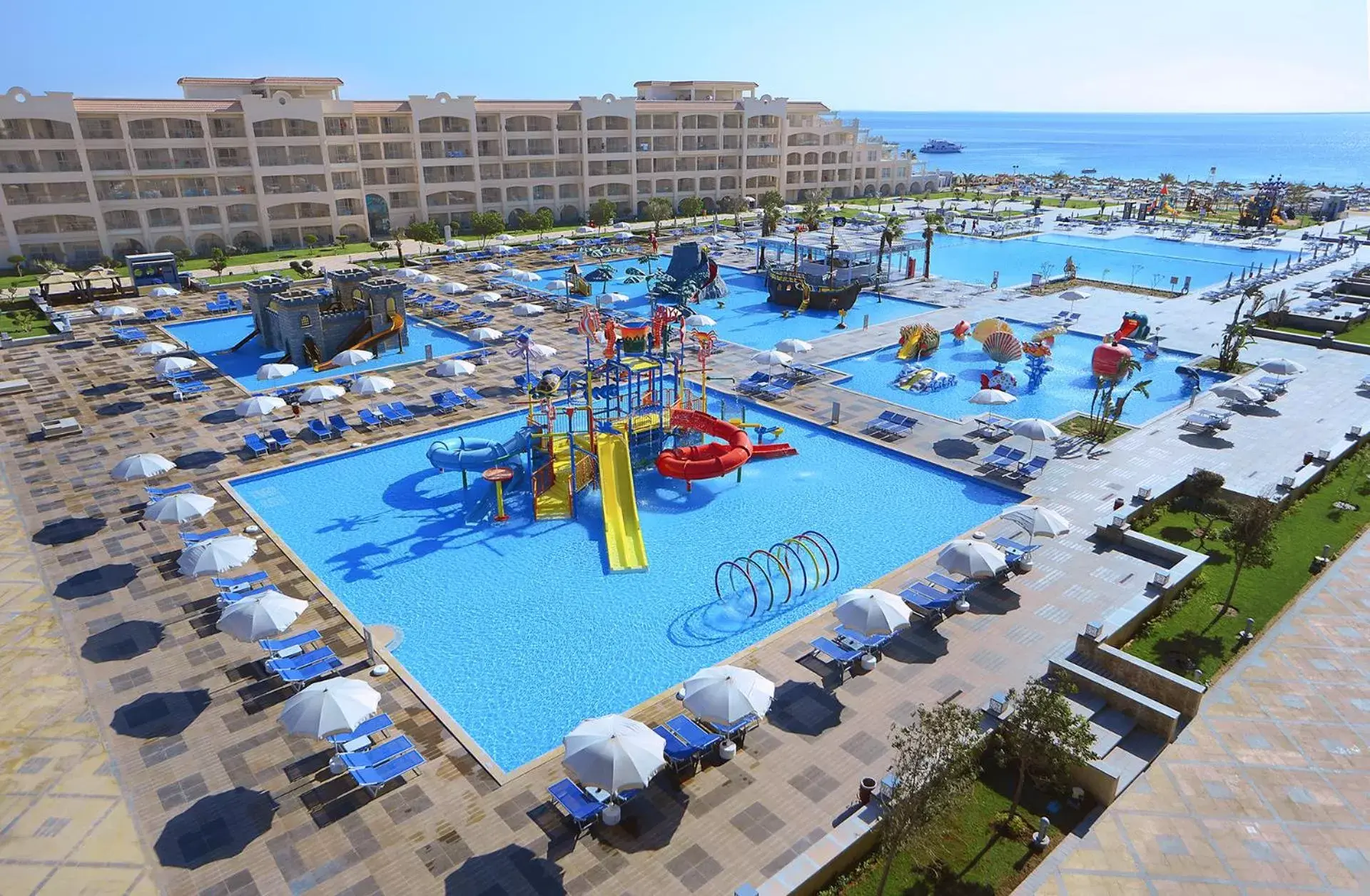 Aqua park, Pool View in Pickalbatros White Beach Resort - Hurghada