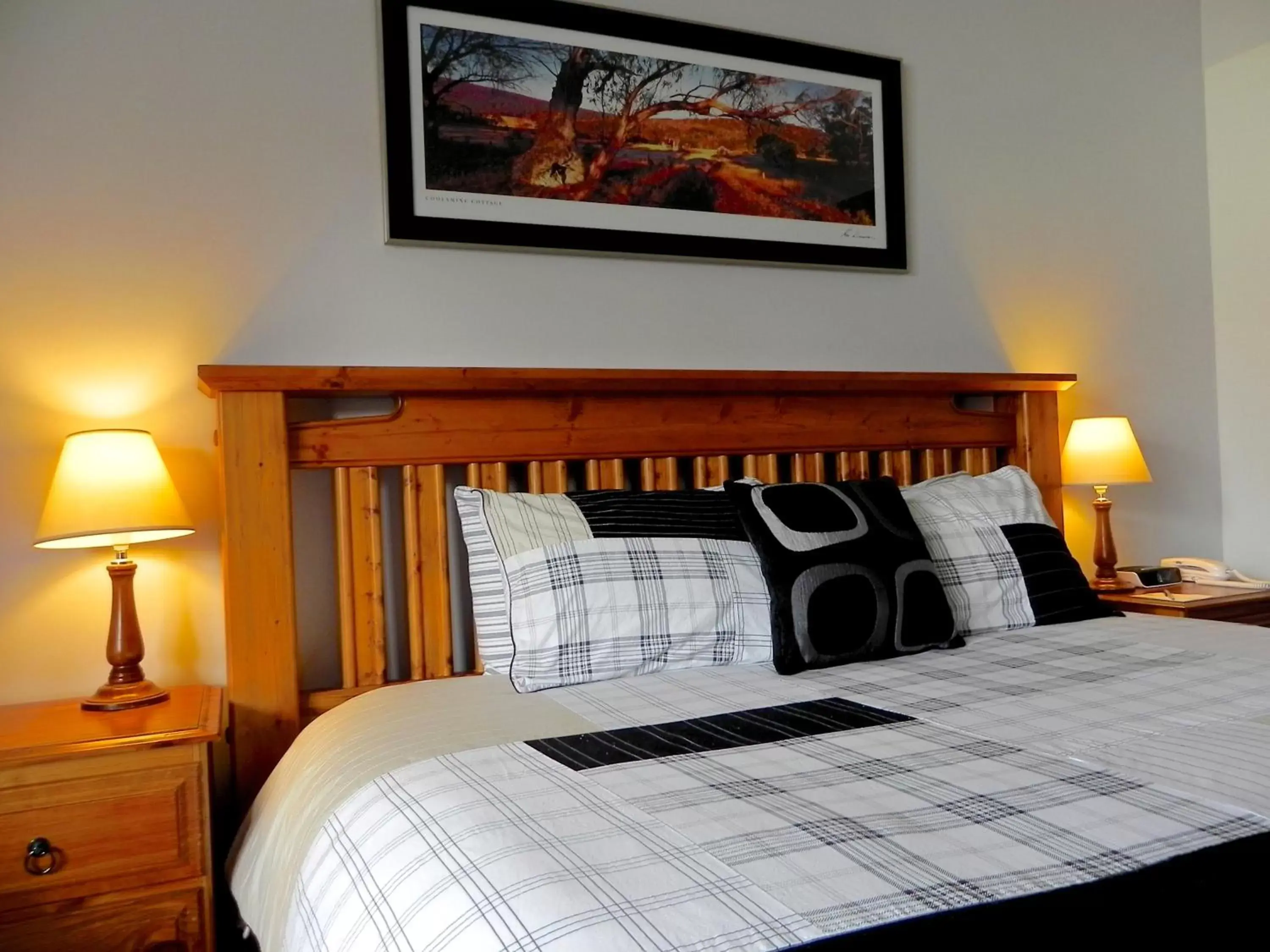 Bedroom, Bed in Moore Park Inn