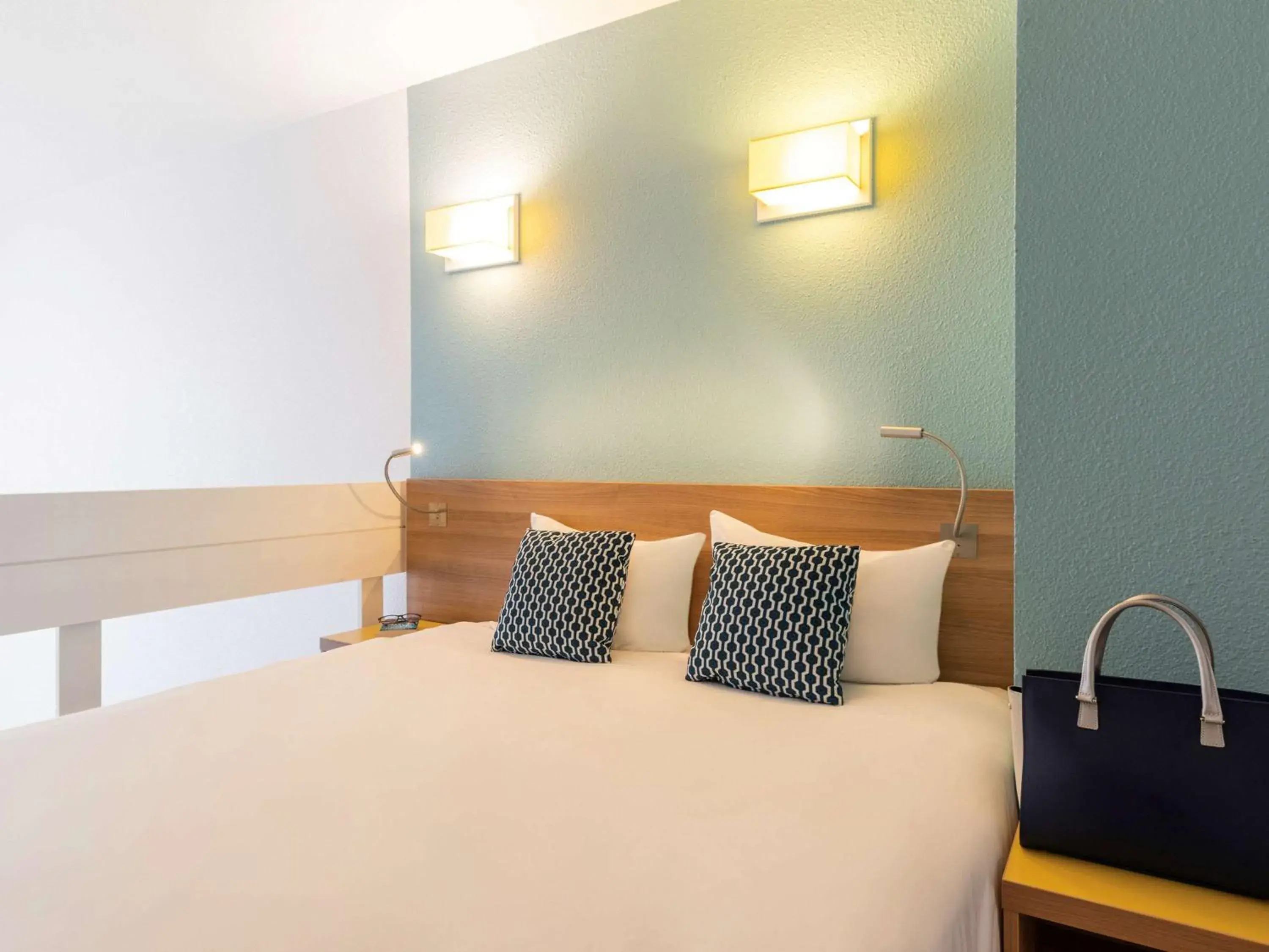 Photo of the whole room, Bed in Aparthotel Adagio Access La Défense - Place Charras Photo of the whole room, Bed in Aparthotel Adagio Access La Défense - Place Charras