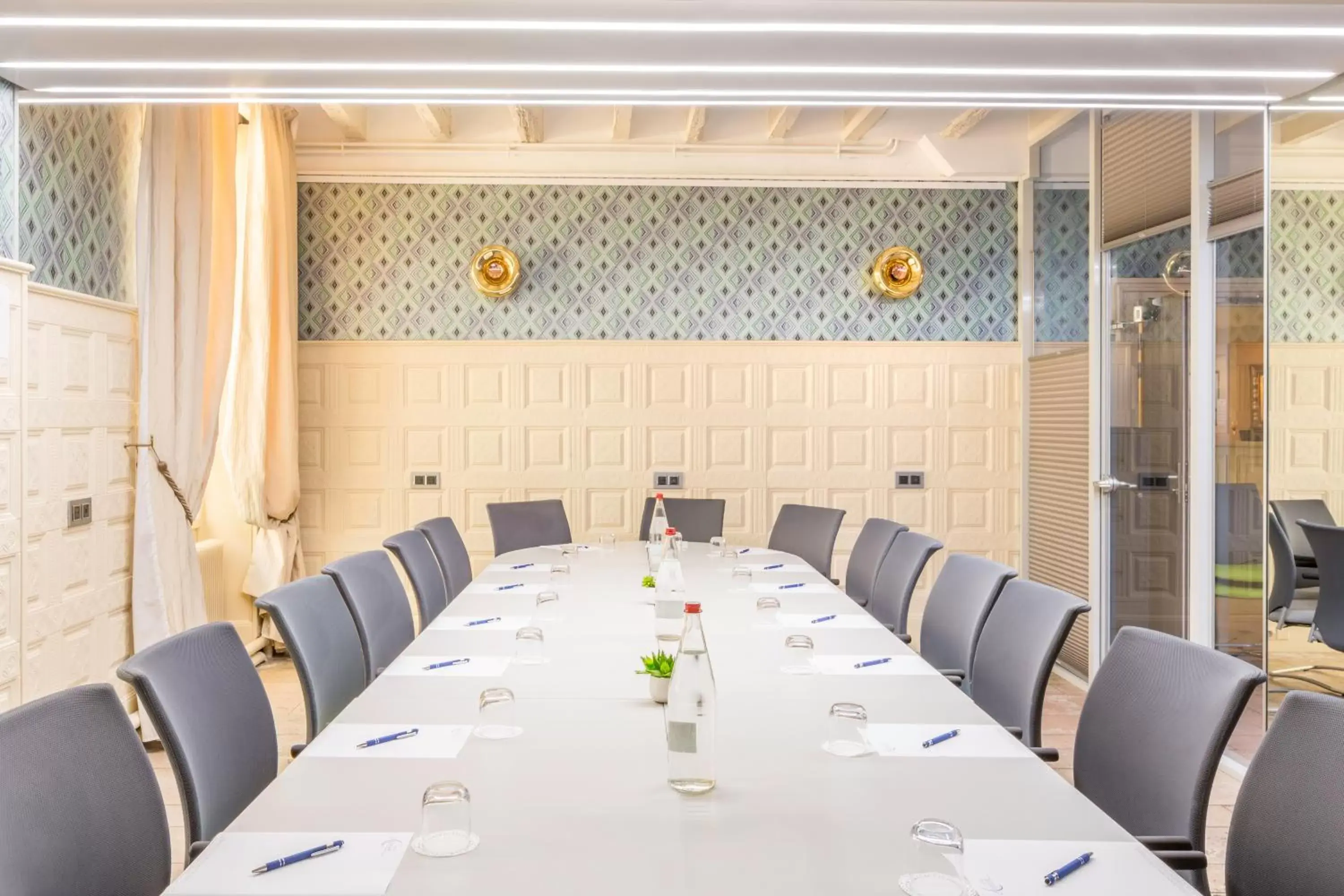 Business facilities in Hôtel Le Maxime - Best Western Signature Collection