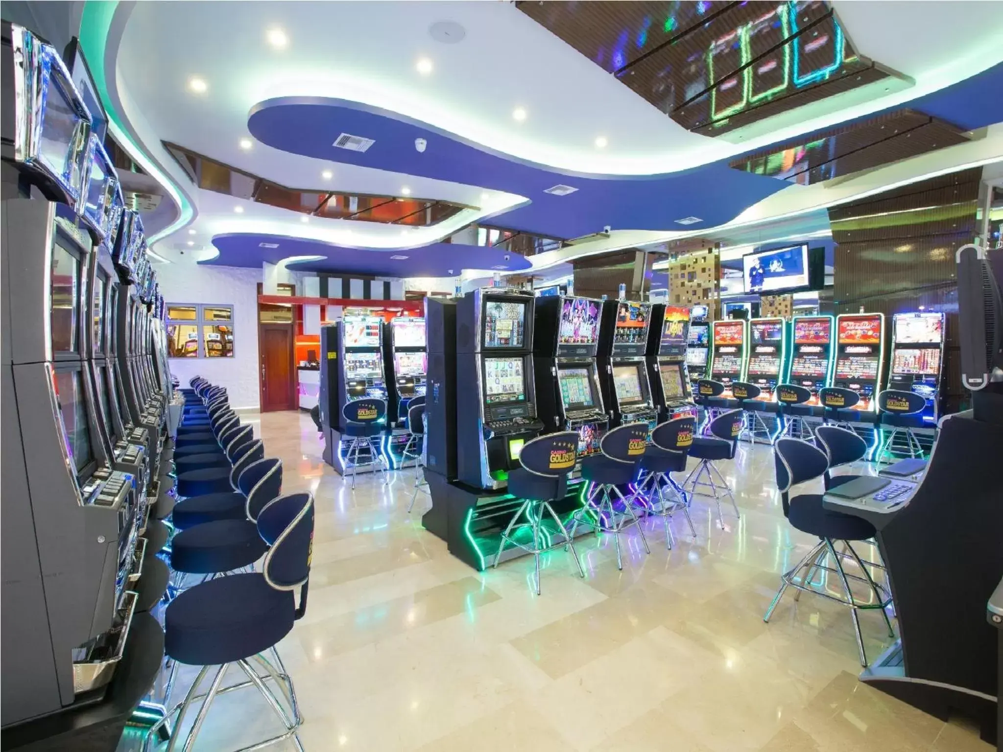 Game Room, Casino in Hotel Dorado La 70