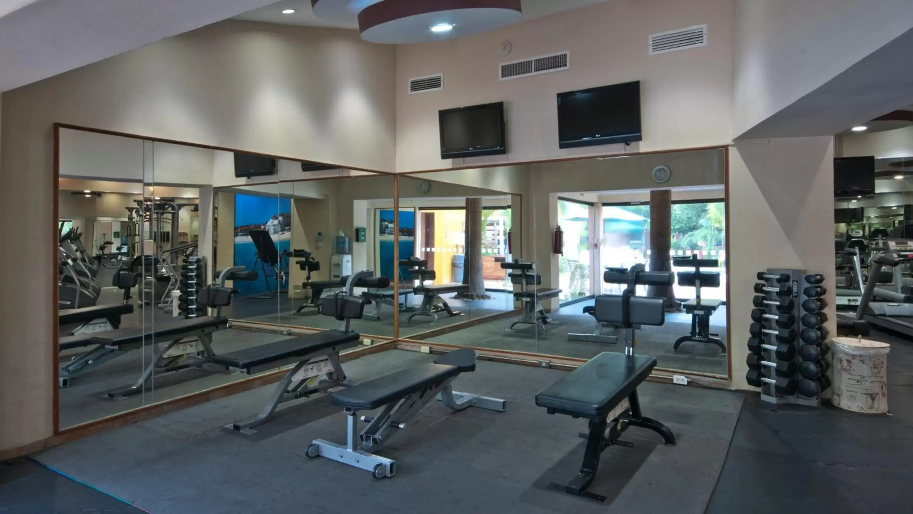 Fitness centre/facilities, Fitness Center/Facilities in Holiday Inn Ciudad Del Carmen, an IHG Hotel