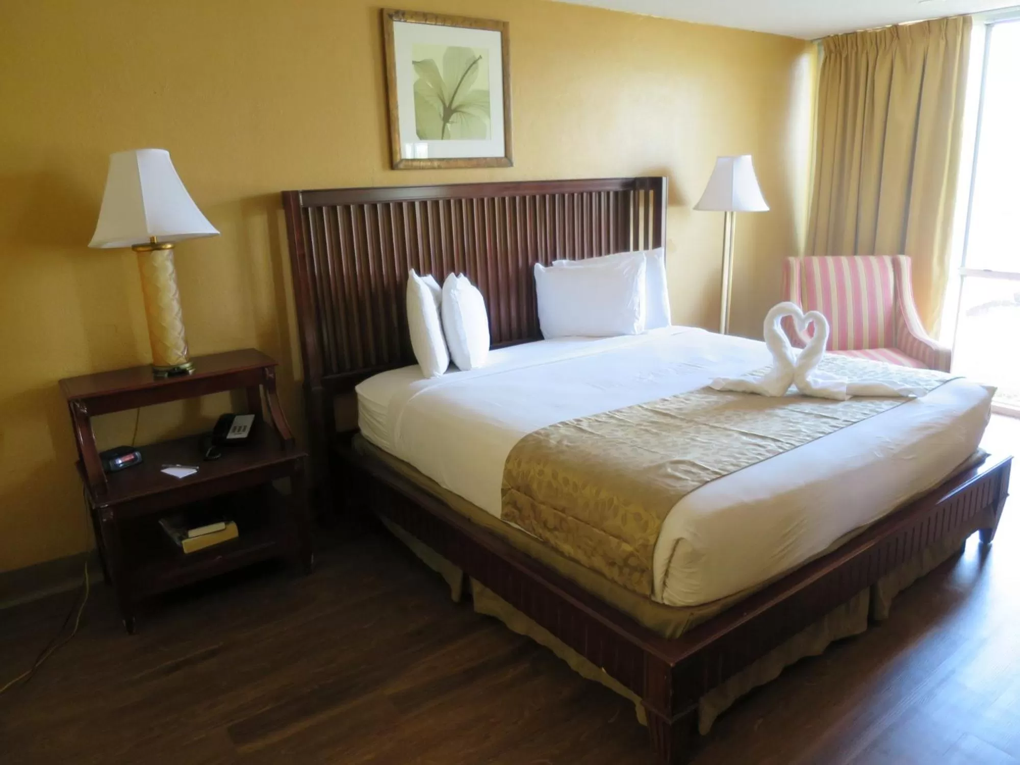 Photo of the whole room in Floridian Express International Drive