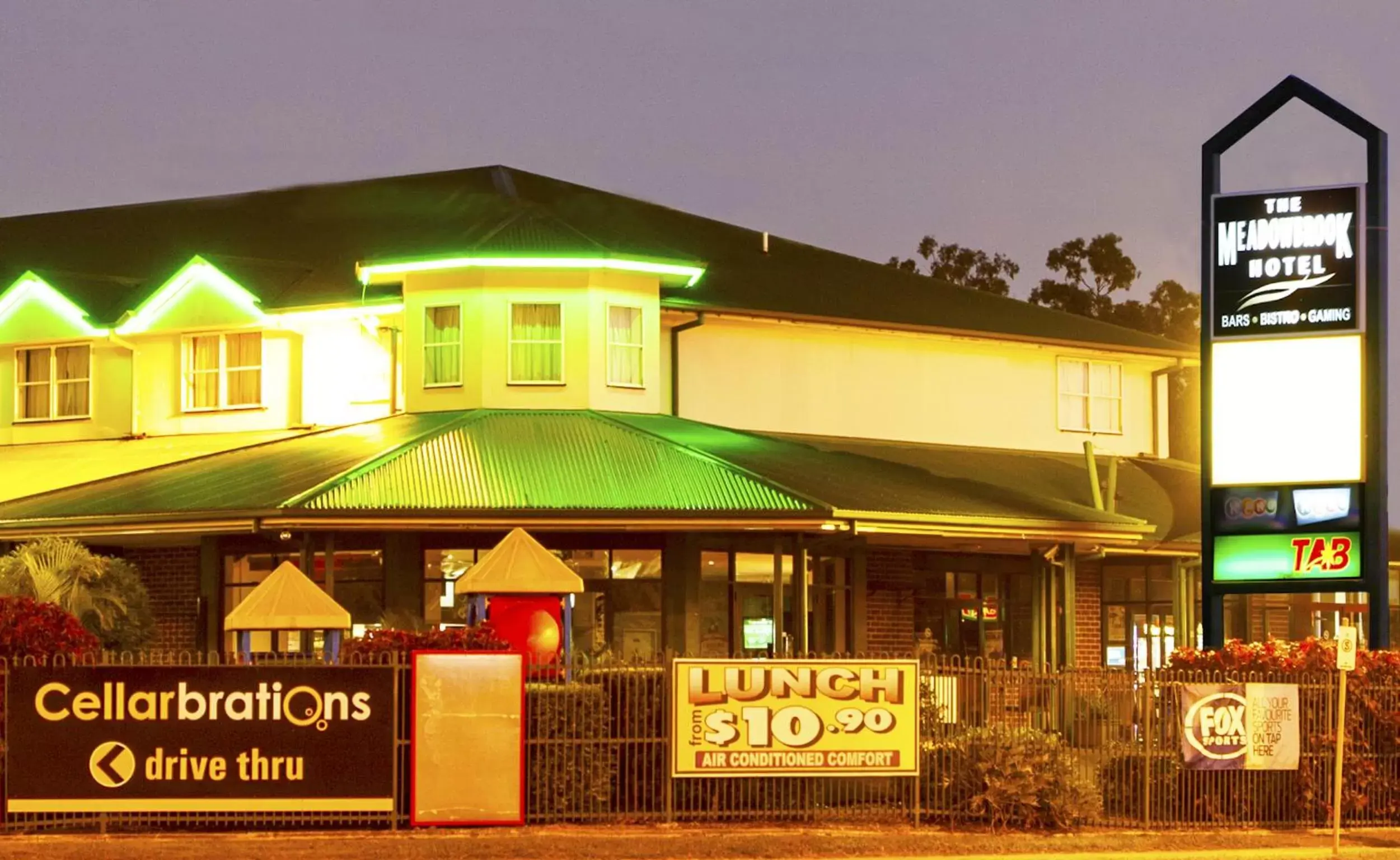 Facade/entrance, Property Building in Meadowbrook Hotel Brisbane