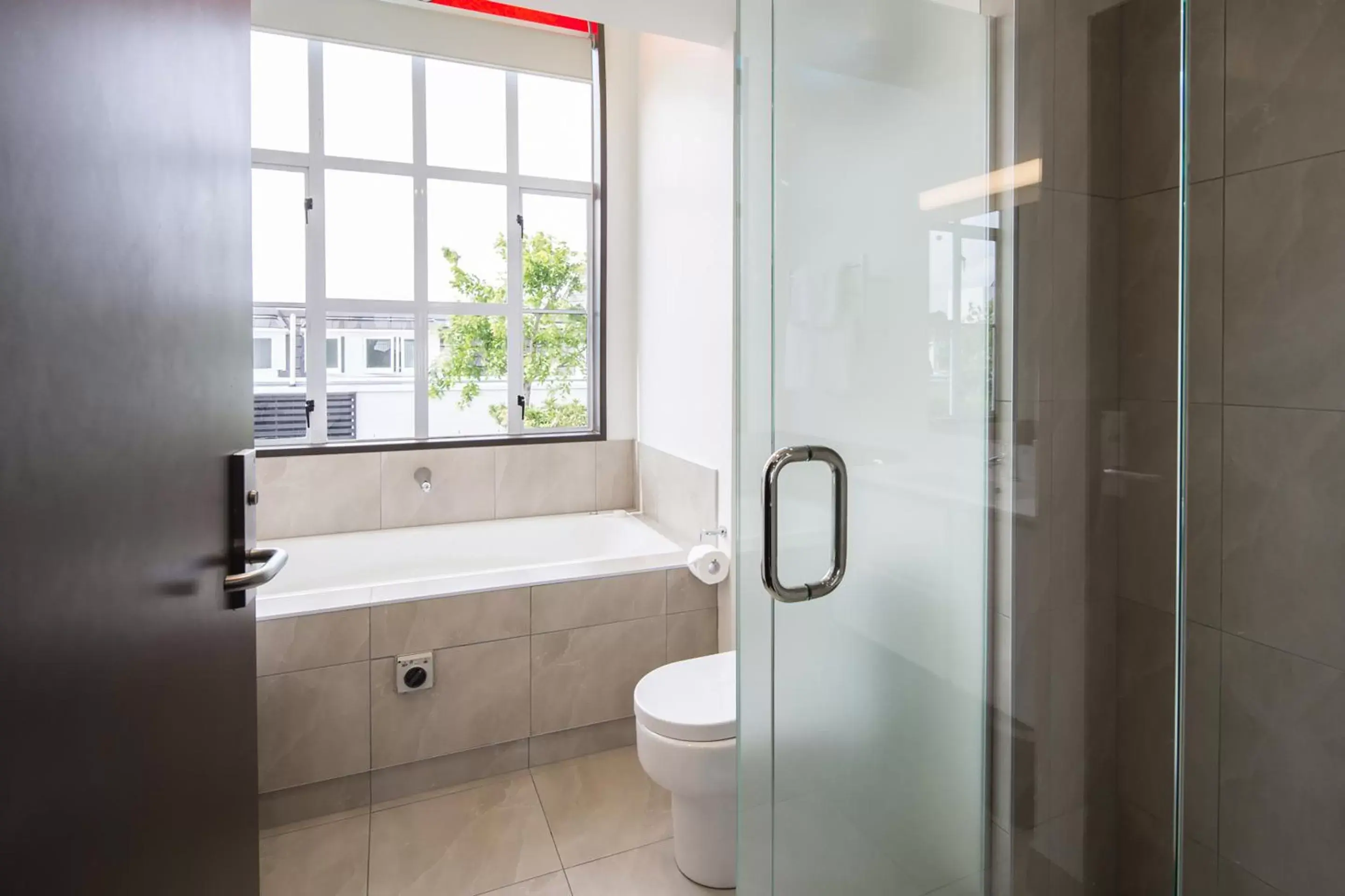 Bathroom in Pavilions Hotel