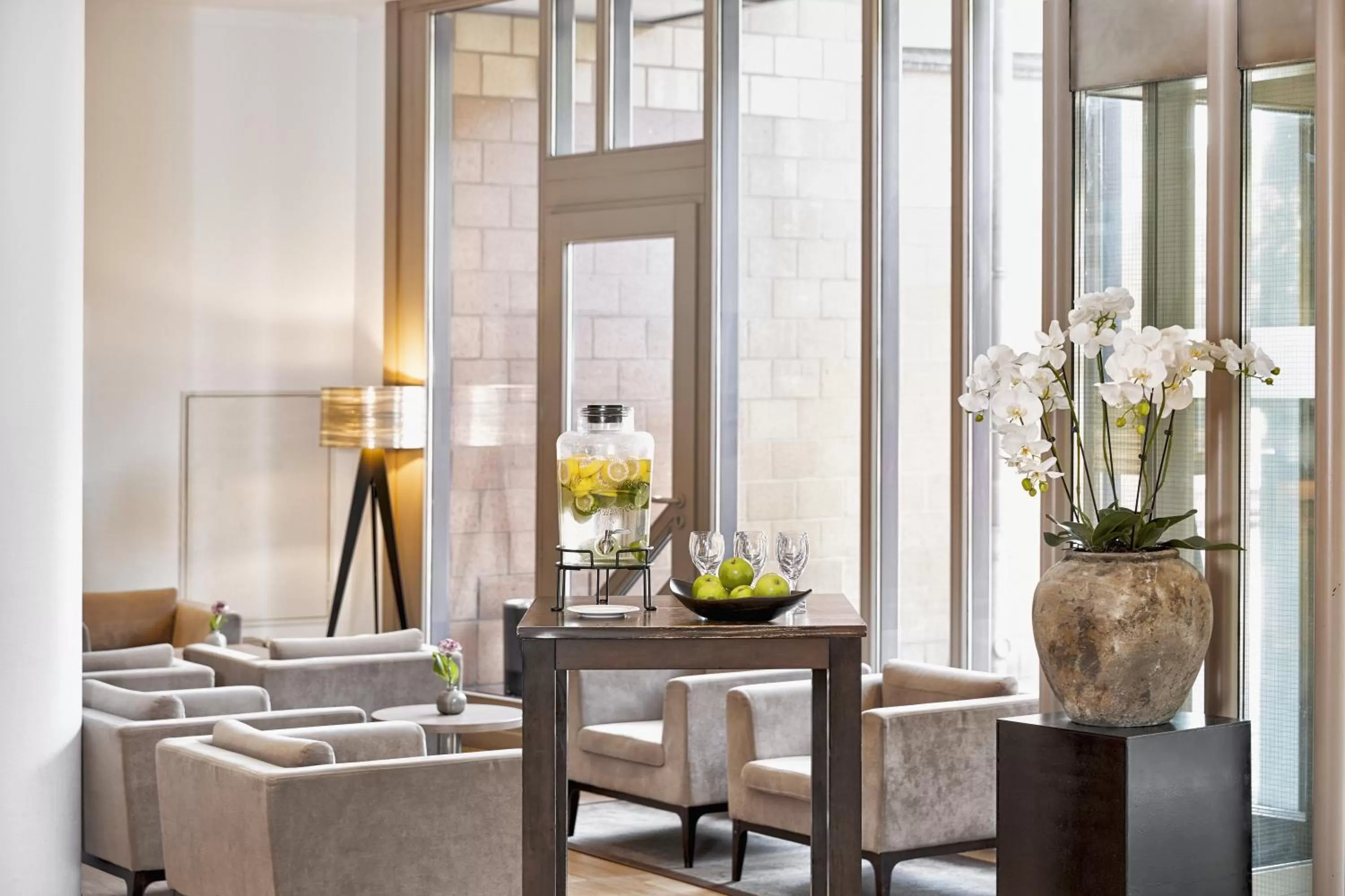 Lobby or reception in H4 Hotel Hamburg Bergedorf, Trademark Collection by Wyndham