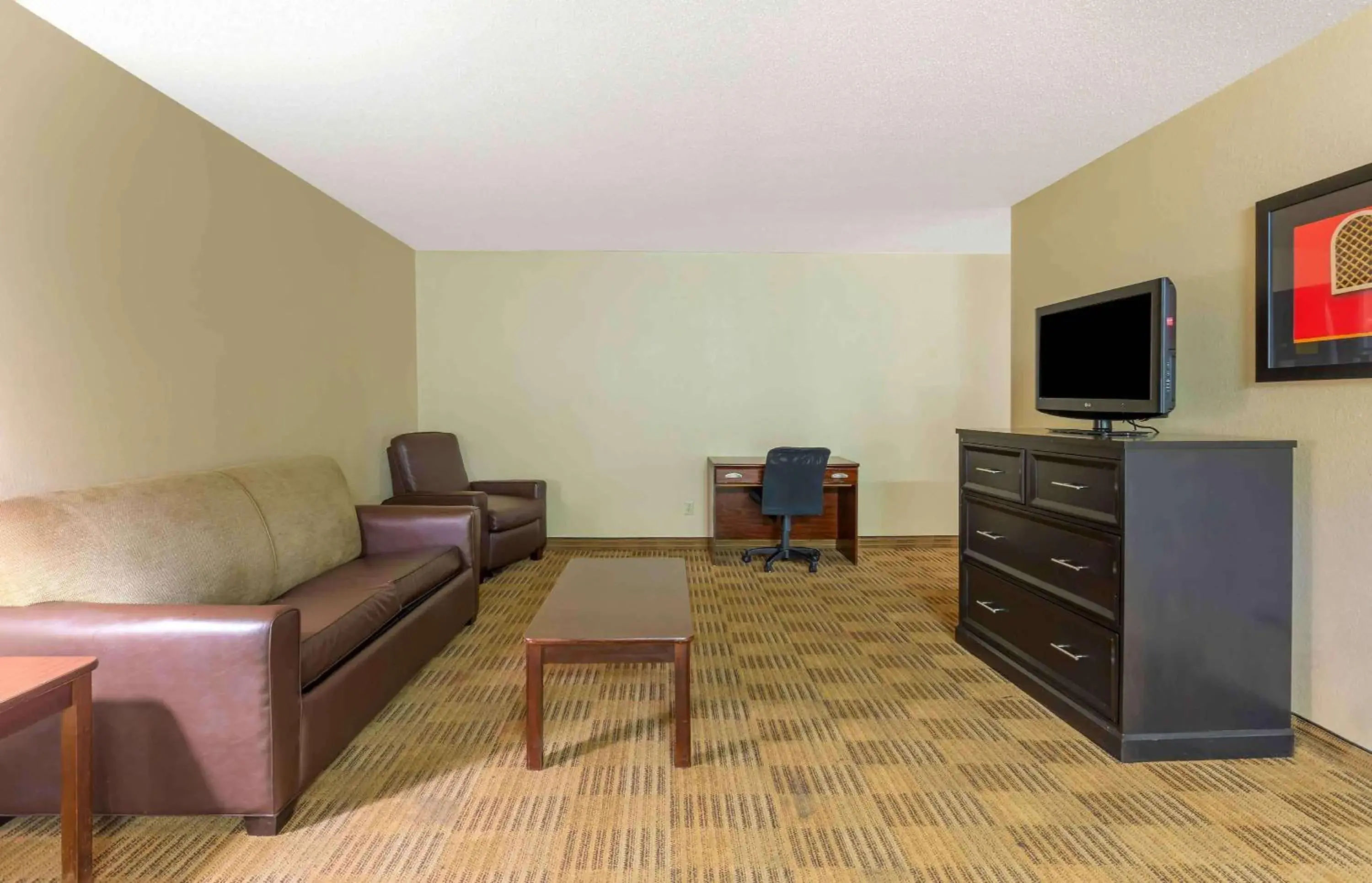 Bedroom, Seating Area in Extended Stay America Suites - Greensboro - Wendover Ave - Big Tree Way