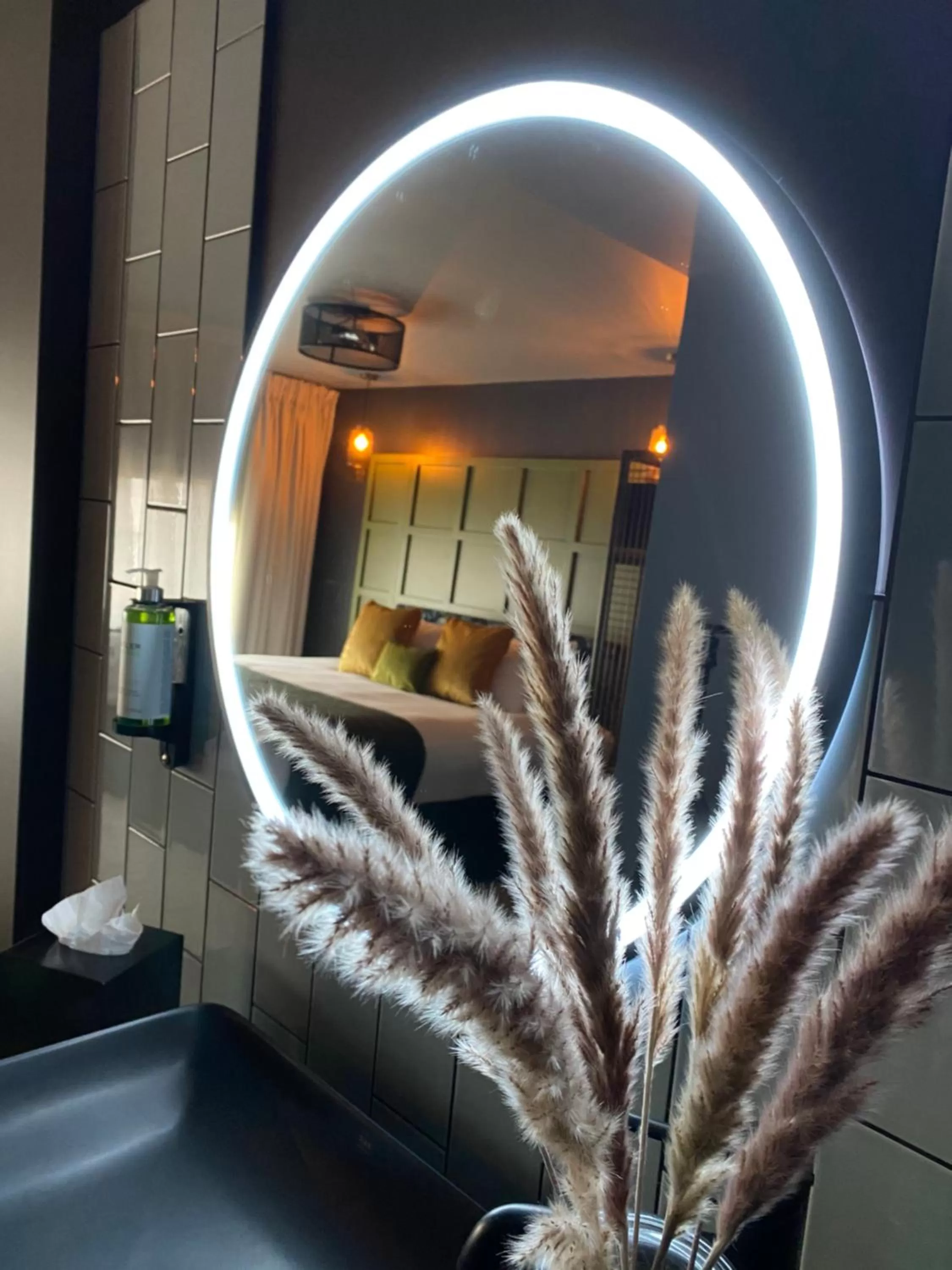 Bathroom, Bed in The Baltic Hotel