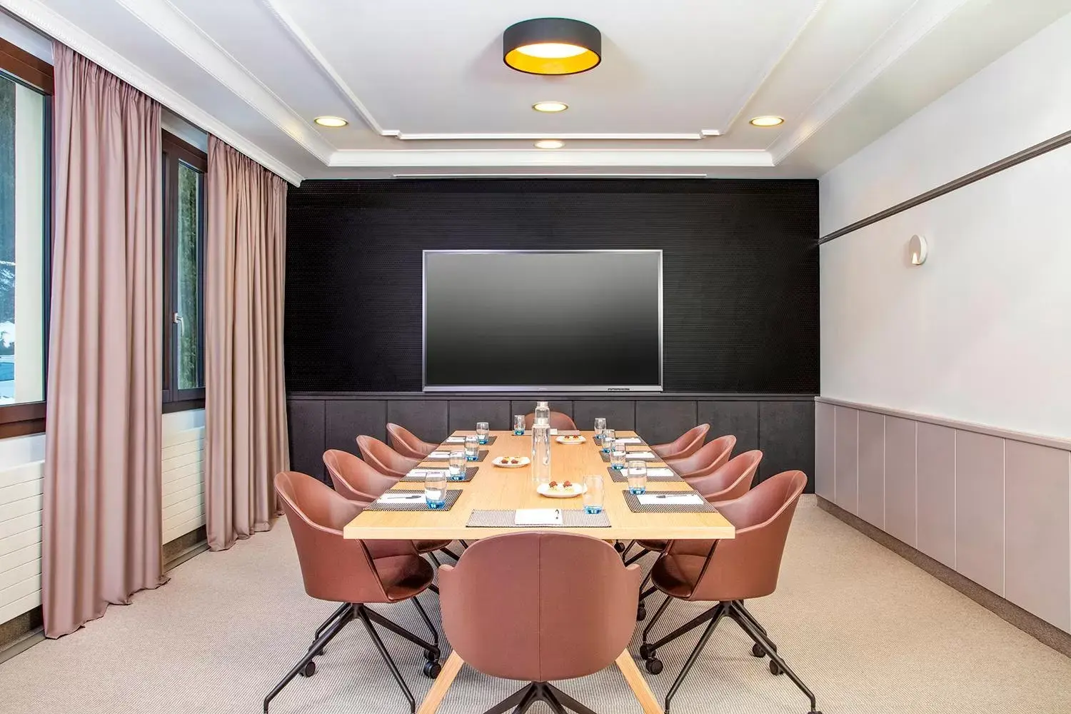 Meeting/conference room in Victoria Hotel & Residence