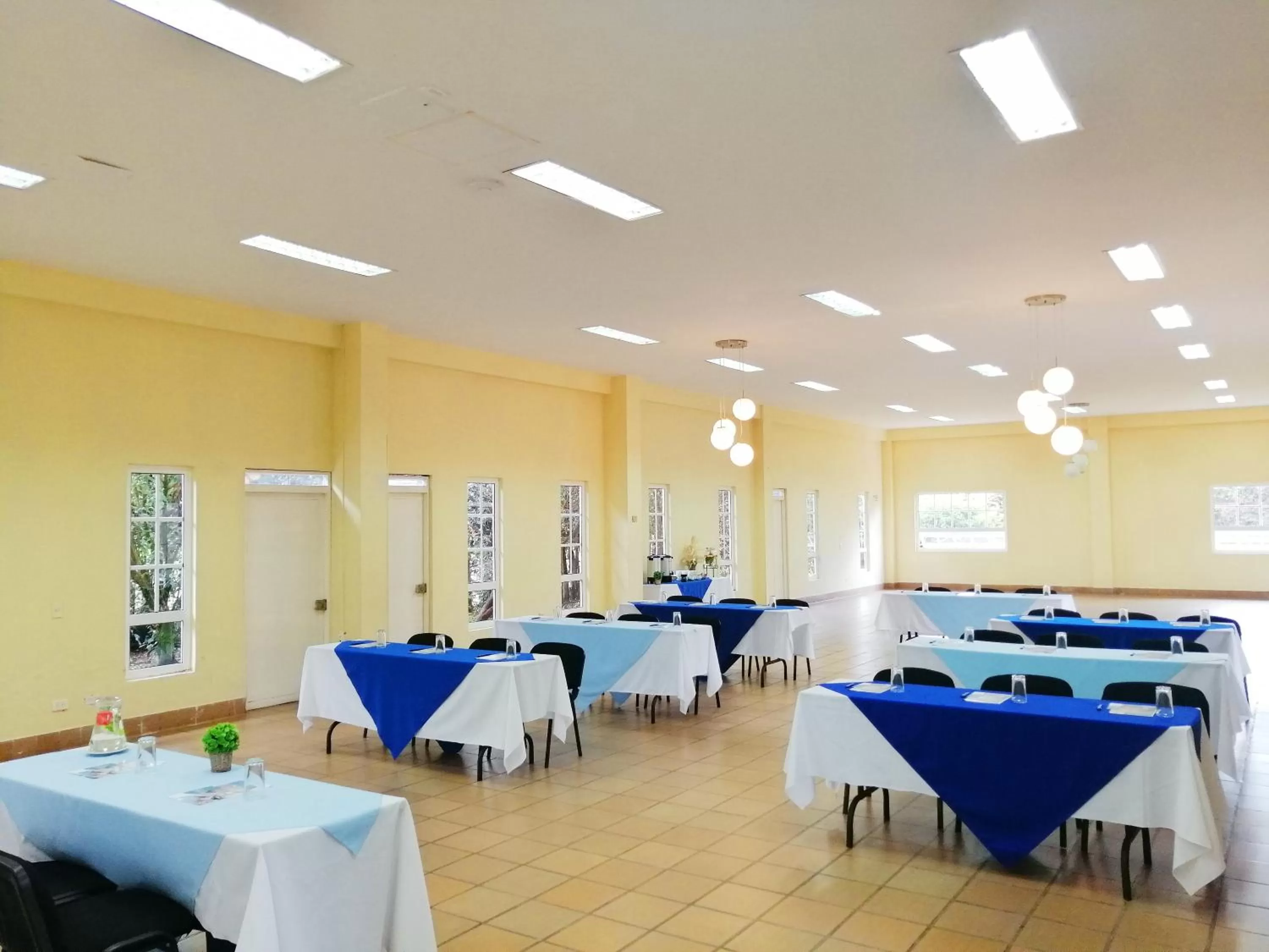 Coffee/tea facilities in Hotel Xue Sabana