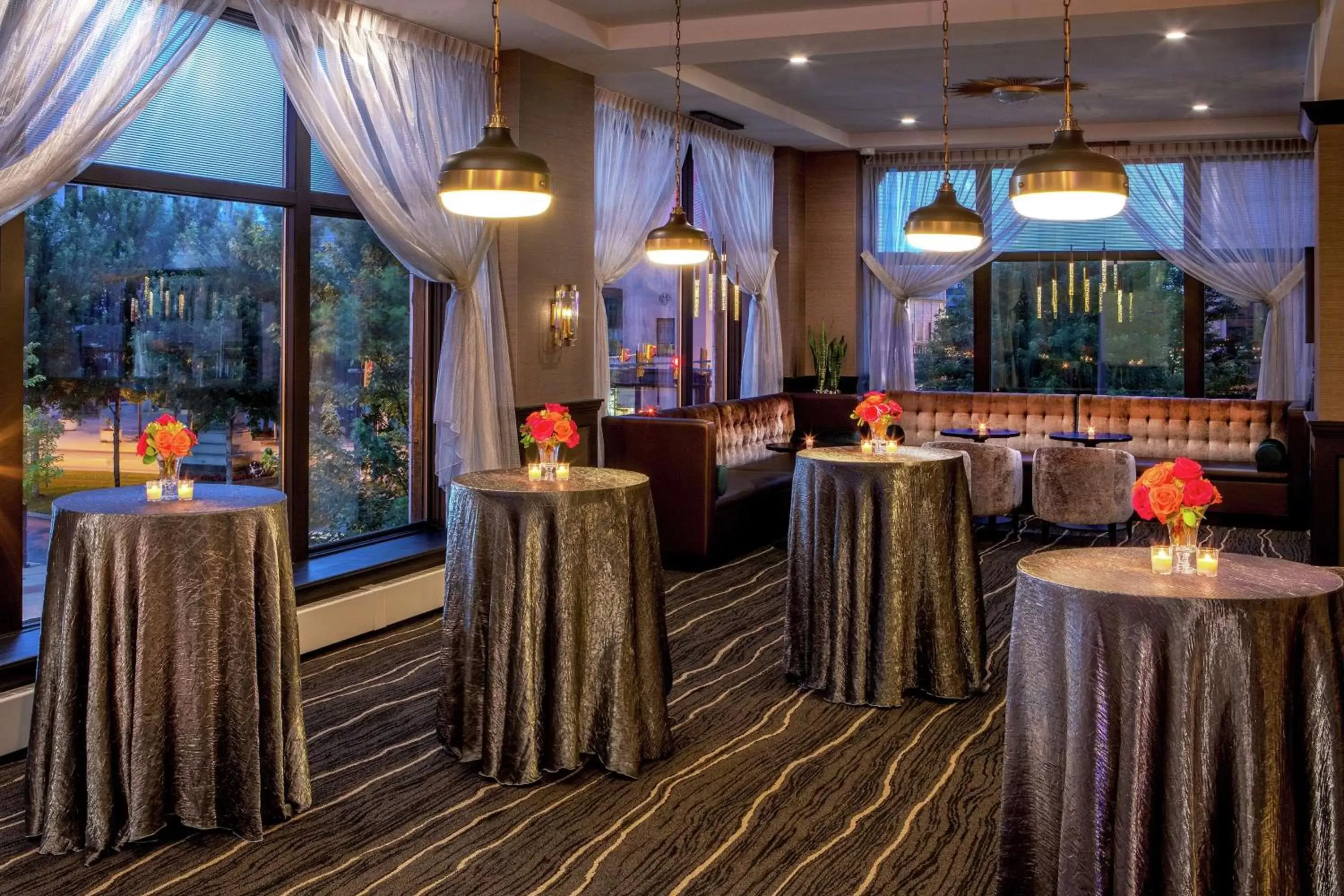 Lobby or reception in Doubletree By Hilton Youngstown Downtown Lobby or reception in Doubletree By Hilton Youngstown Downtown