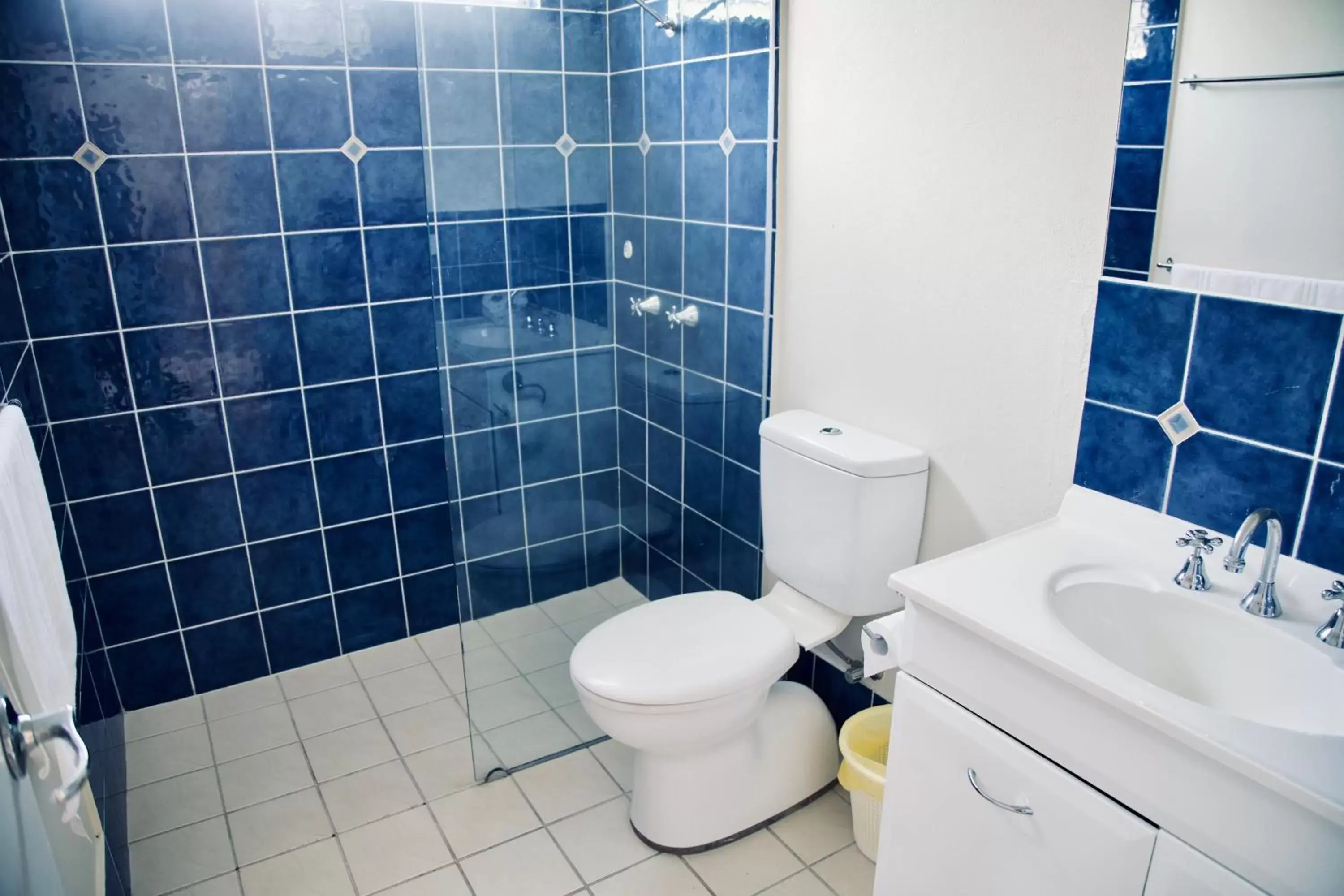 Bathroom in Reef Gateway Apartments