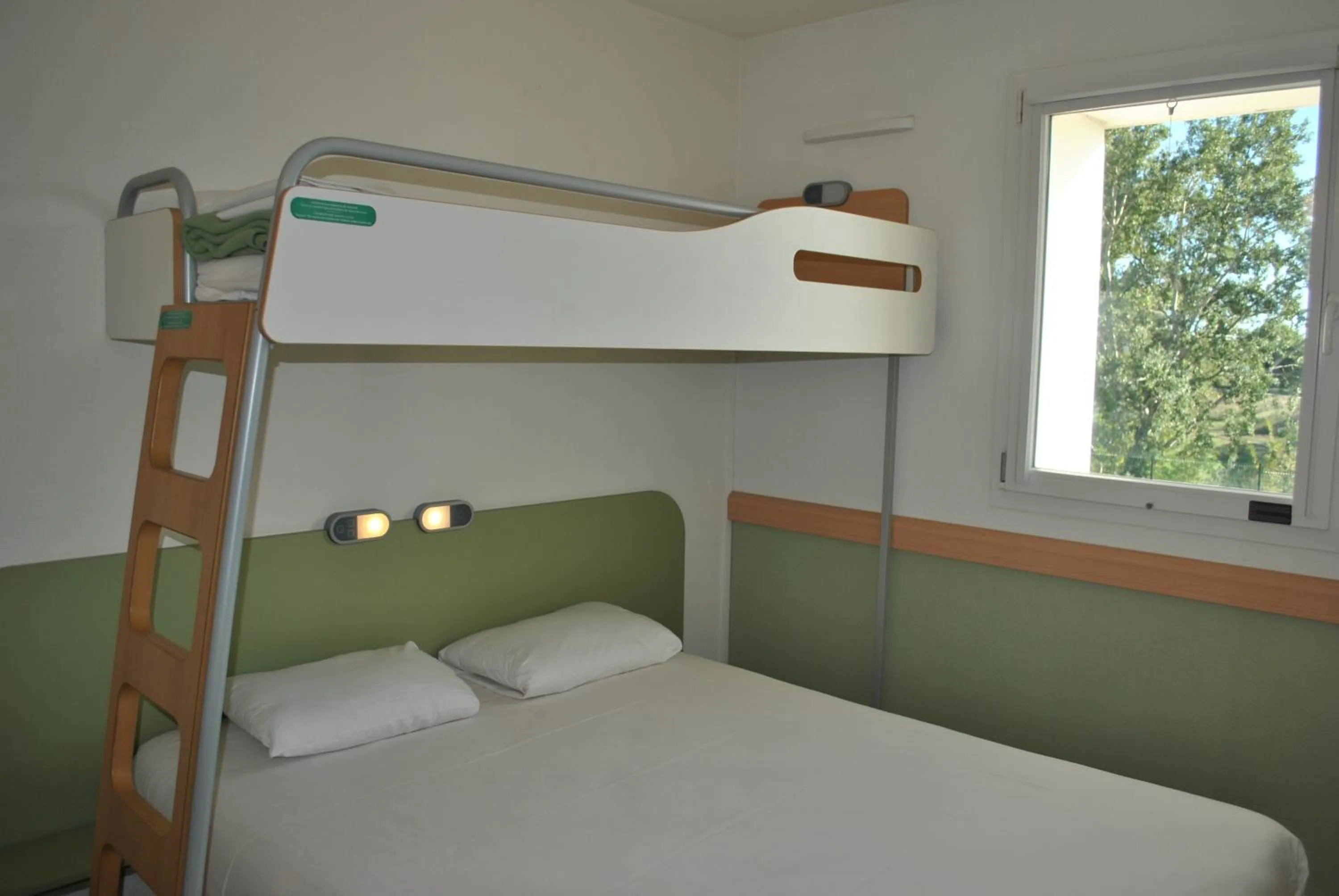 bunk bed, Bed in ibis budget Loriol Le Pouzin