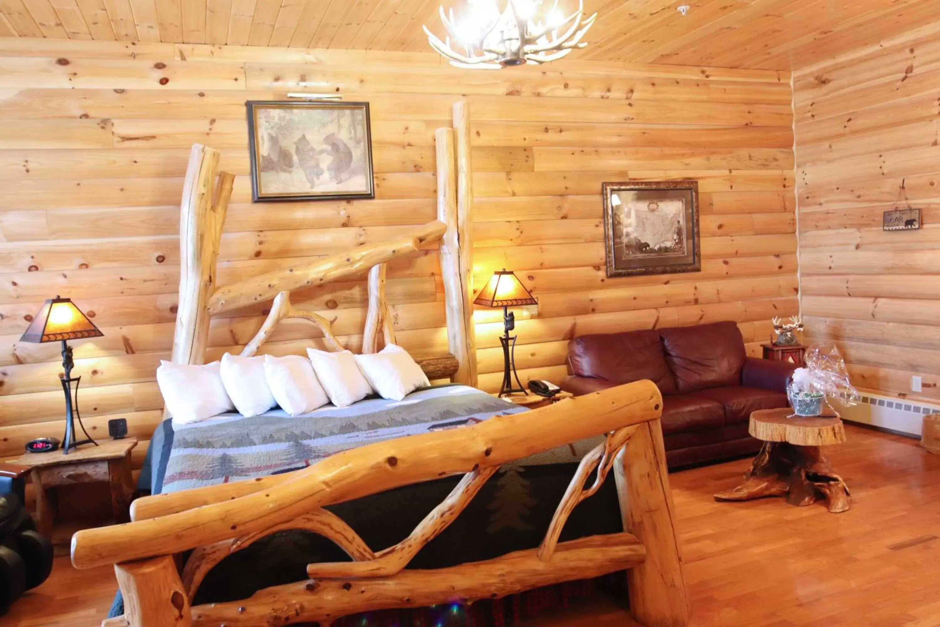 Bedroom, Seating Area in Best Western White House Inn