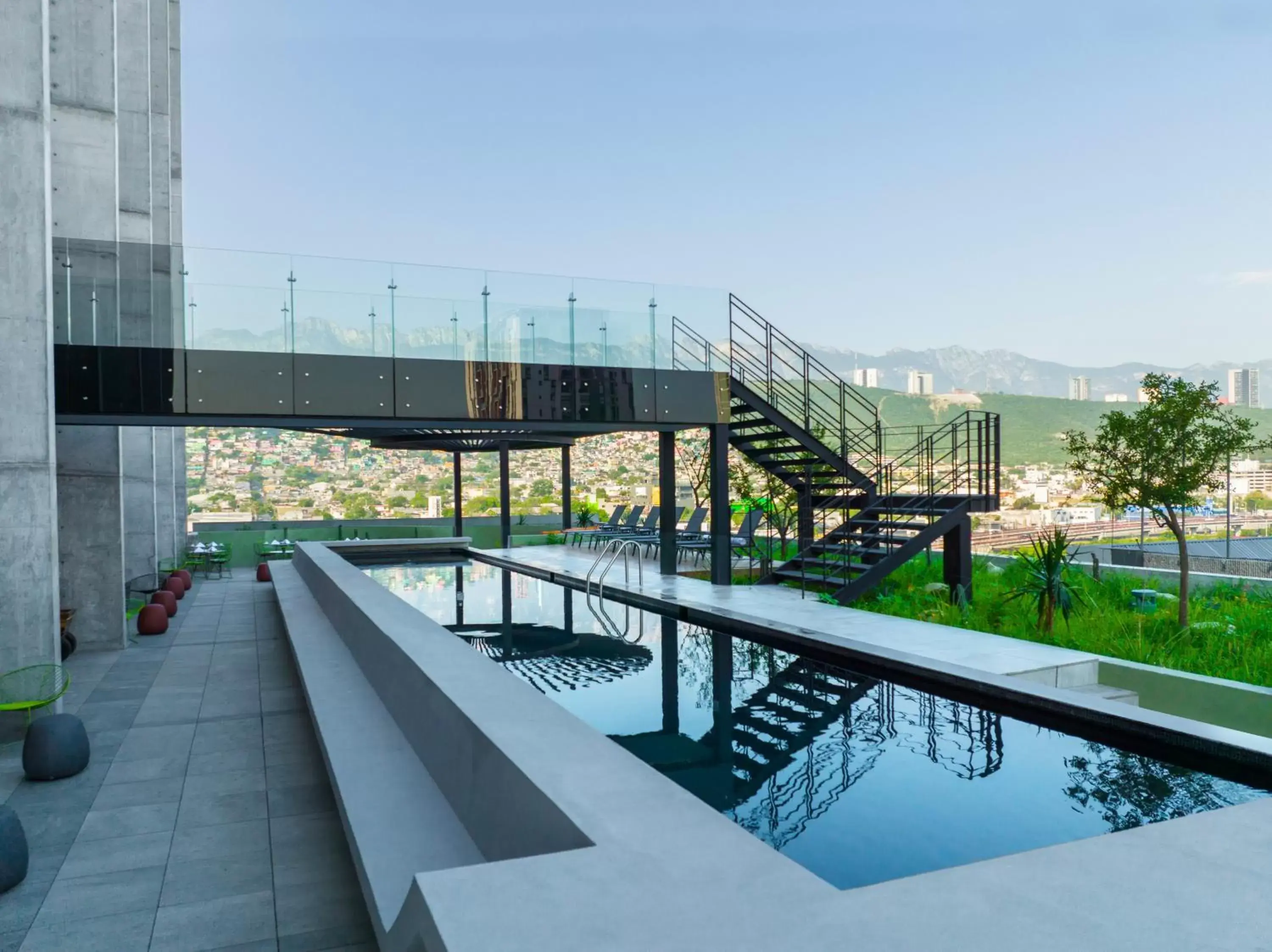 Pool view, Balcony/Terrace in Galeria Plaza Monterrey