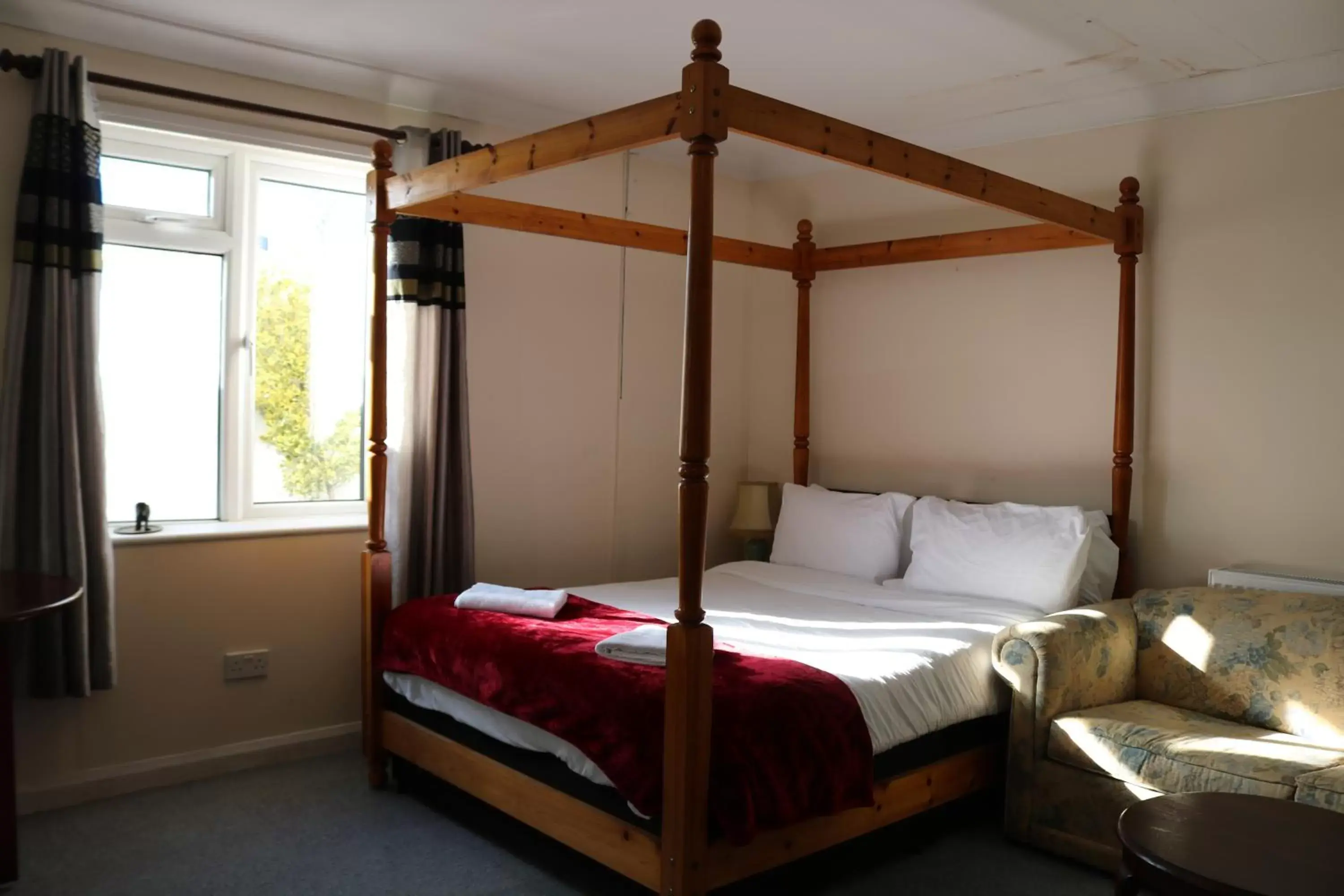 Bedroom, Bed in Littlestone Hotel