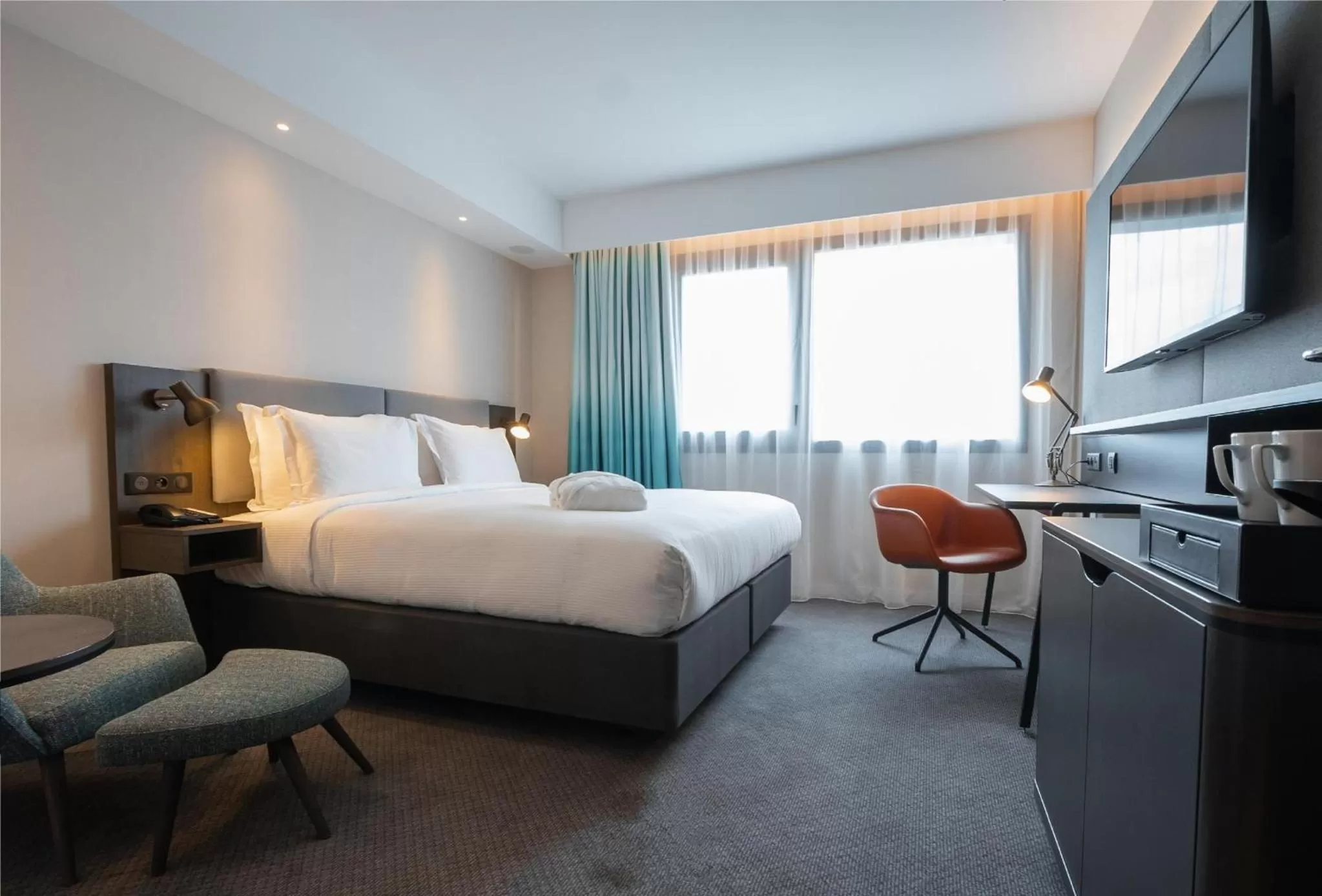 Photo of the whole room, Bed in Holiday Inn Dijon Sud - Longvic by IHG