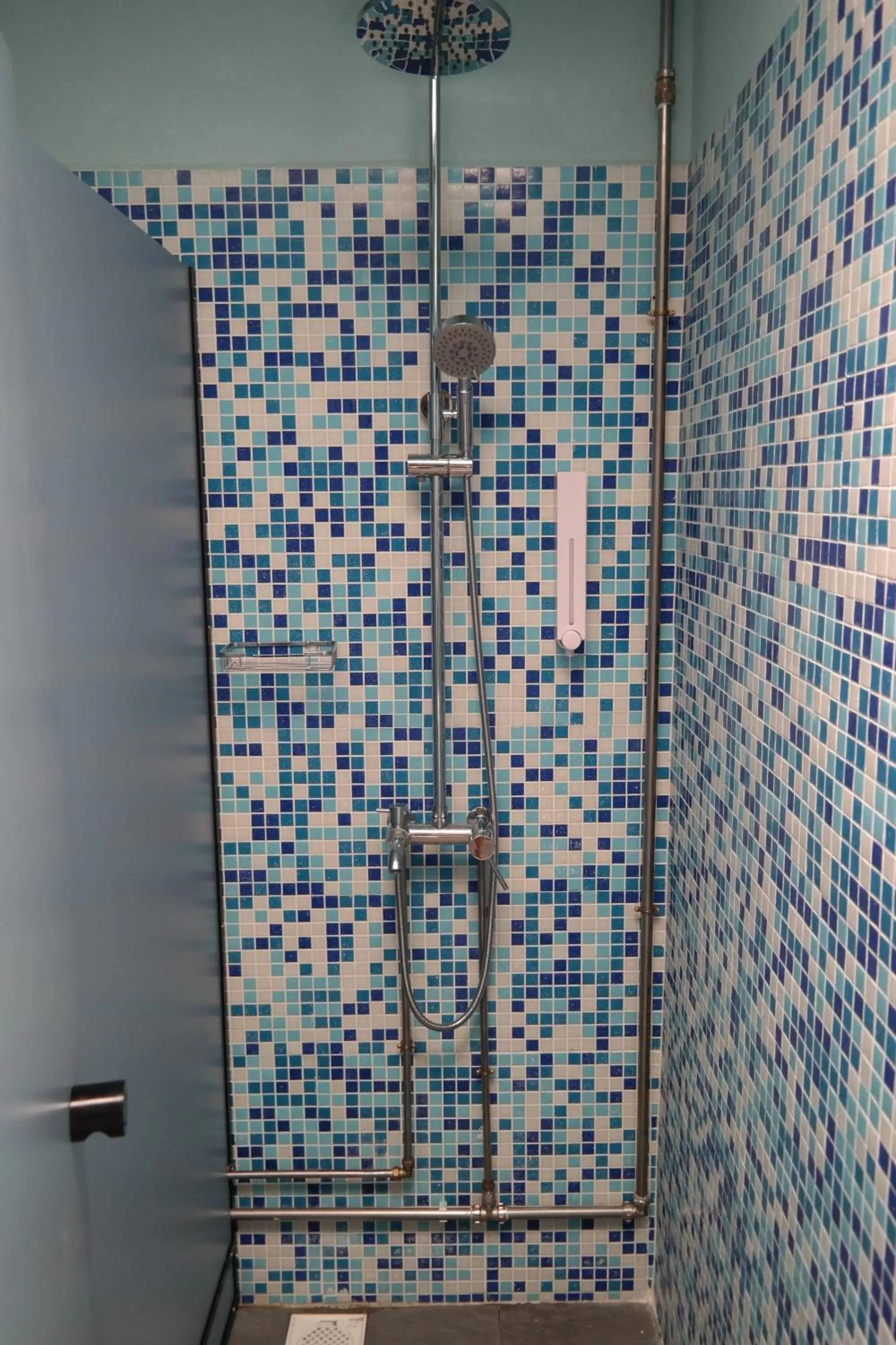 Shower in The Bohemian
