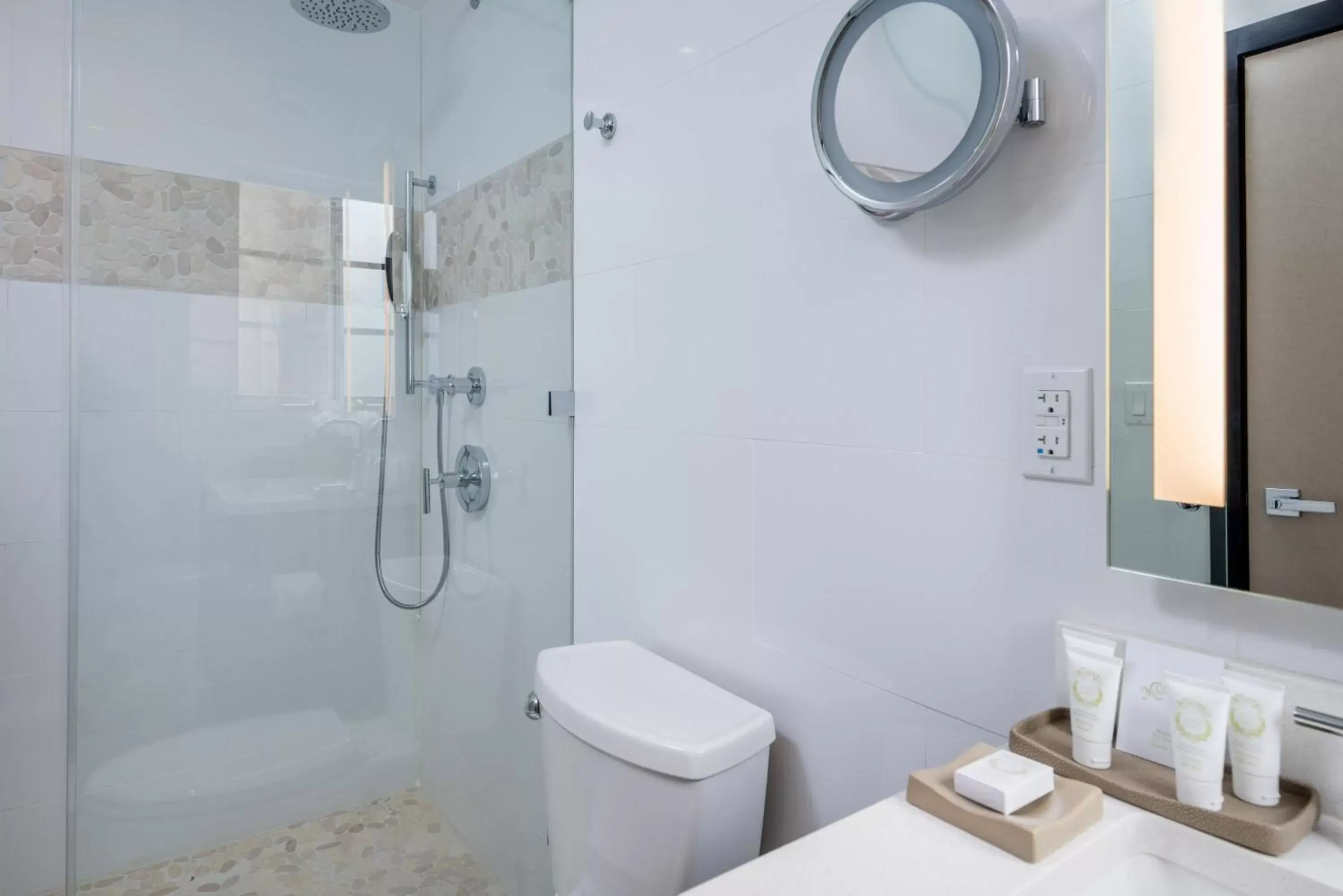 Shower, Bathroom in The Marlin Hotel