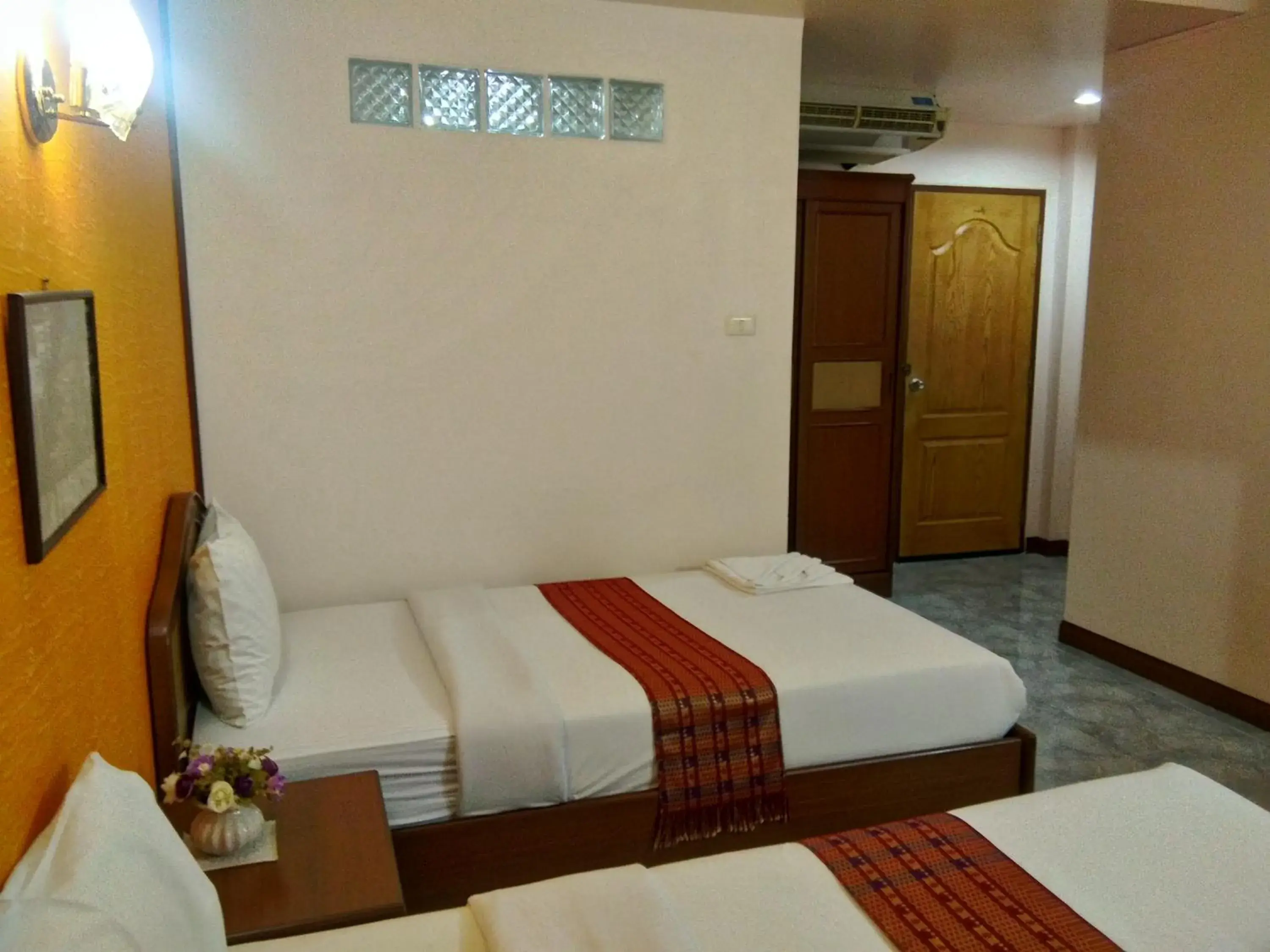 Bed in Thepparat Lodge Krabi