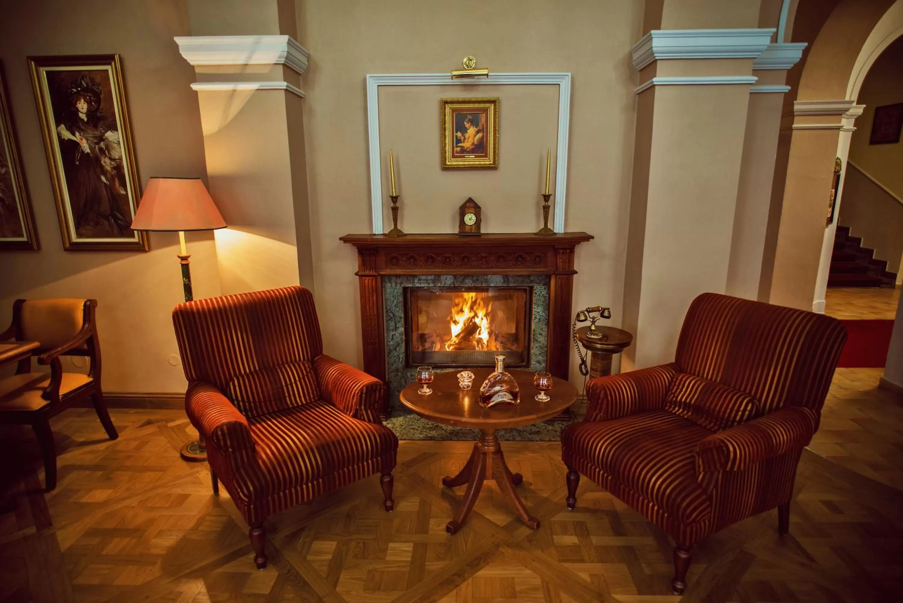 Library in Hotel Julian