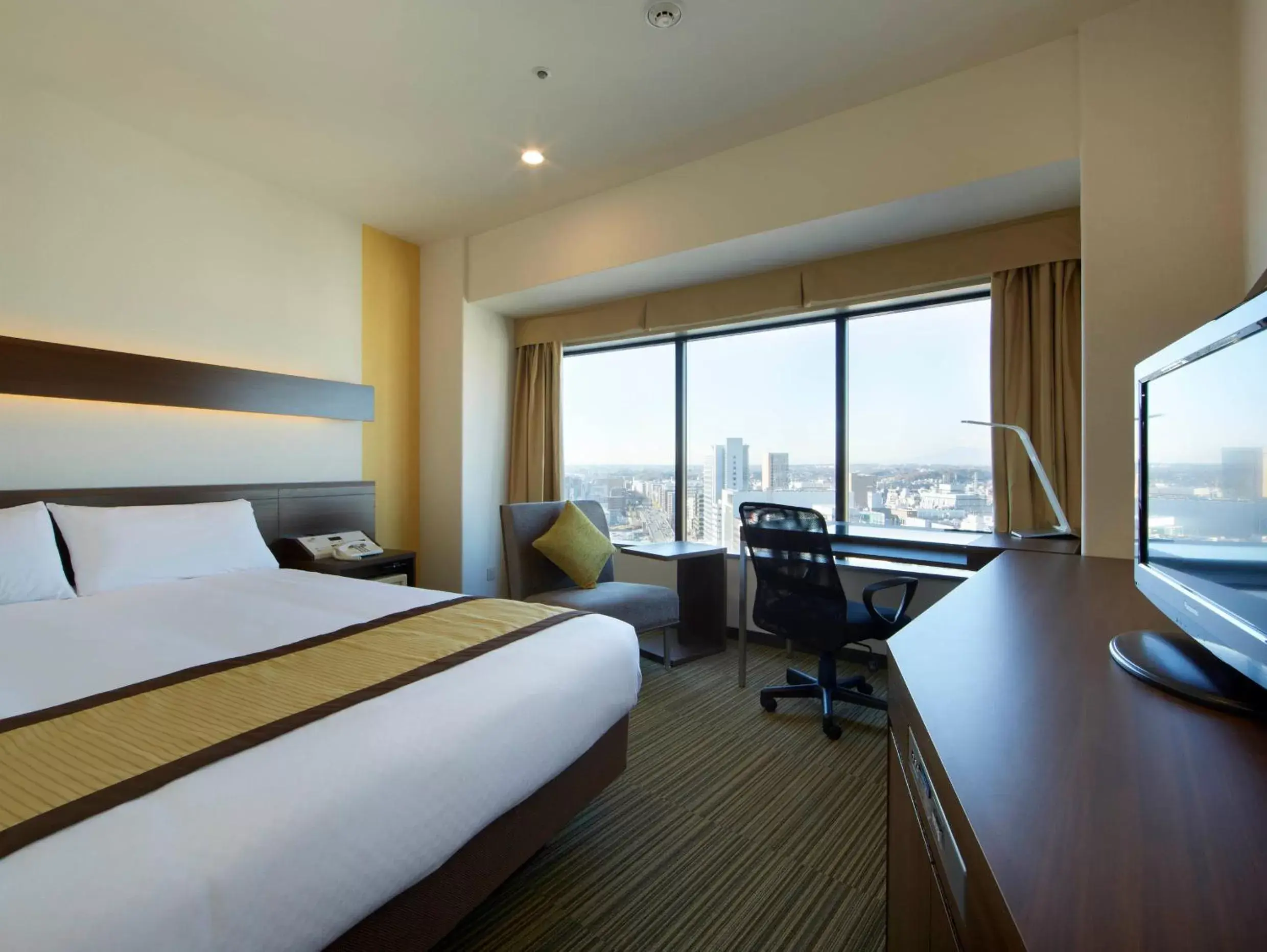 Double Room with Small Double Bed (19th Floor)- Non-Smoking - single occupancy in Shin Yokohama Prince Hotel Double Room with Small Double Bed (19th Floor)- Non-Smoking - single occupancy in Shin Yokohama Prince Hotel