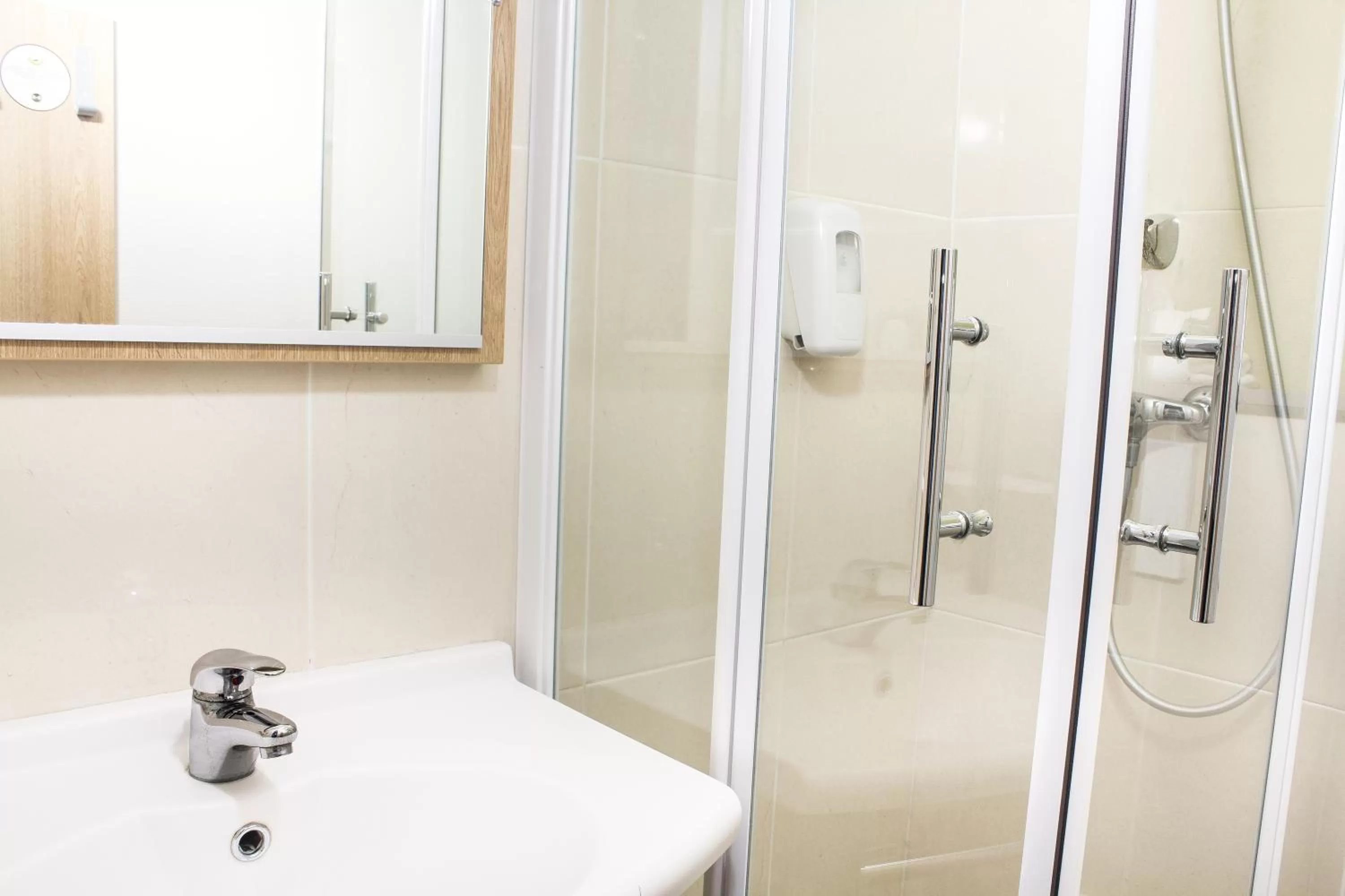 Bathroom in Hotel Inn design Vierzon