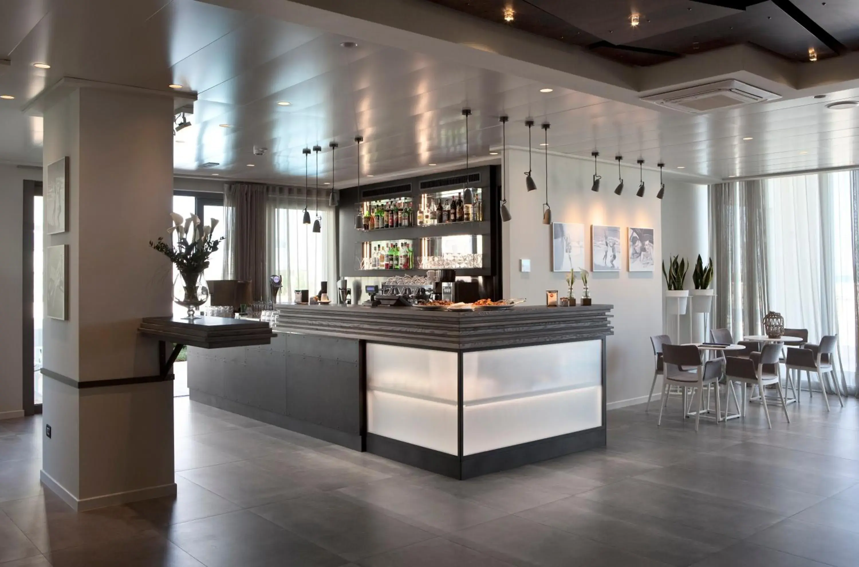 Lounge or bar in Nautilus Family Hotel
