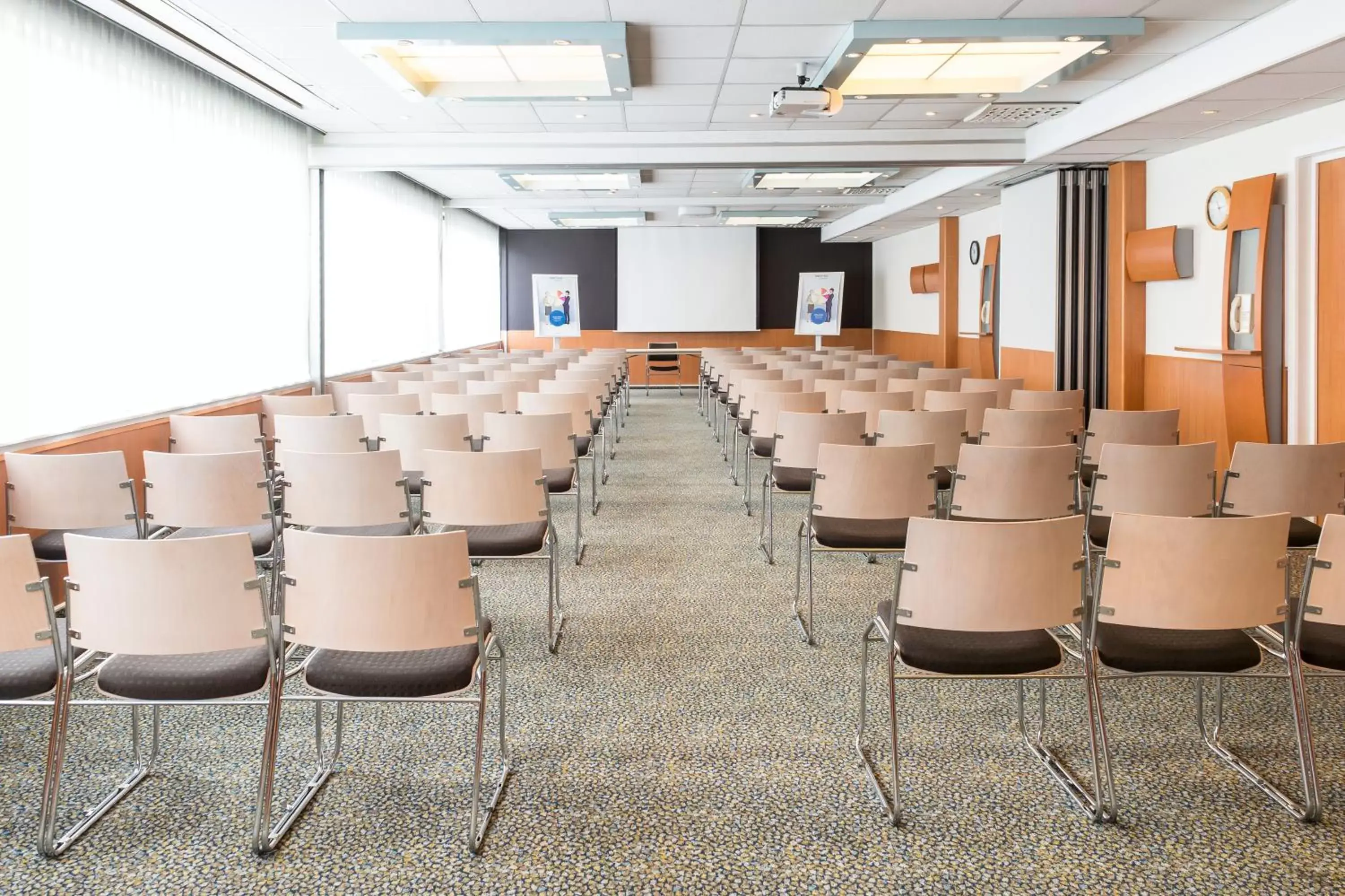 Meeting/conference room in Novotel Brussels Airport
