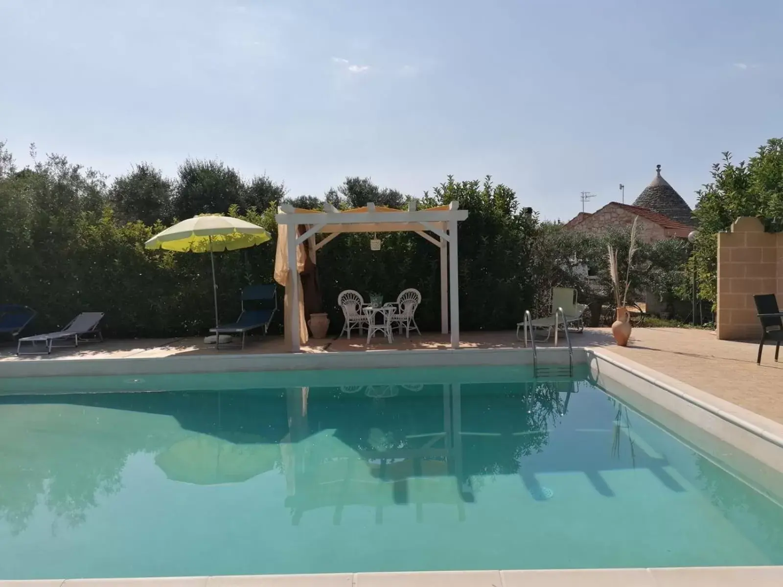 Swimming Pool in L'Isola Felice e Trulli Sotto Le Stelle