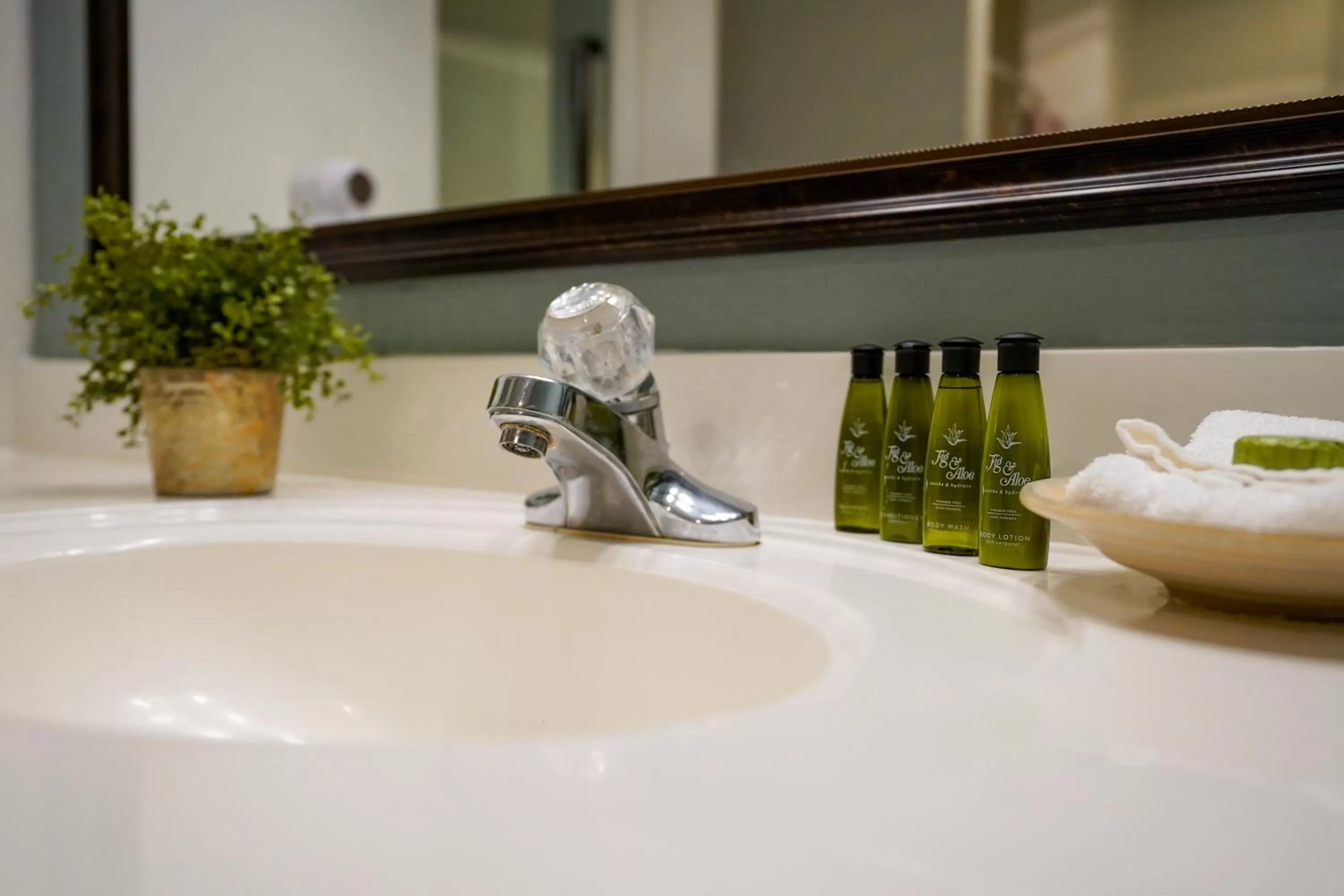 Bathroom in Forest Villas Hotel