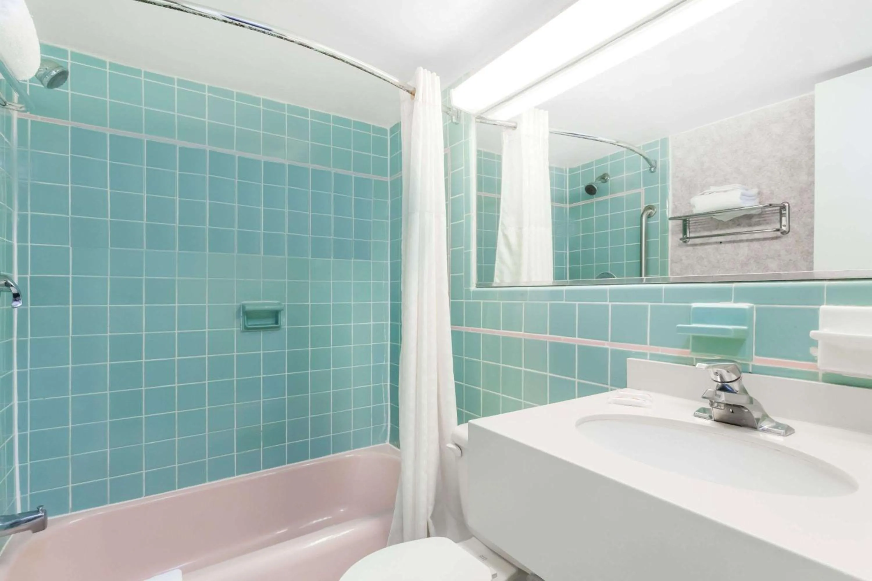 Photo of the whole room in Atlantic Motor Inn Near Boardwalk