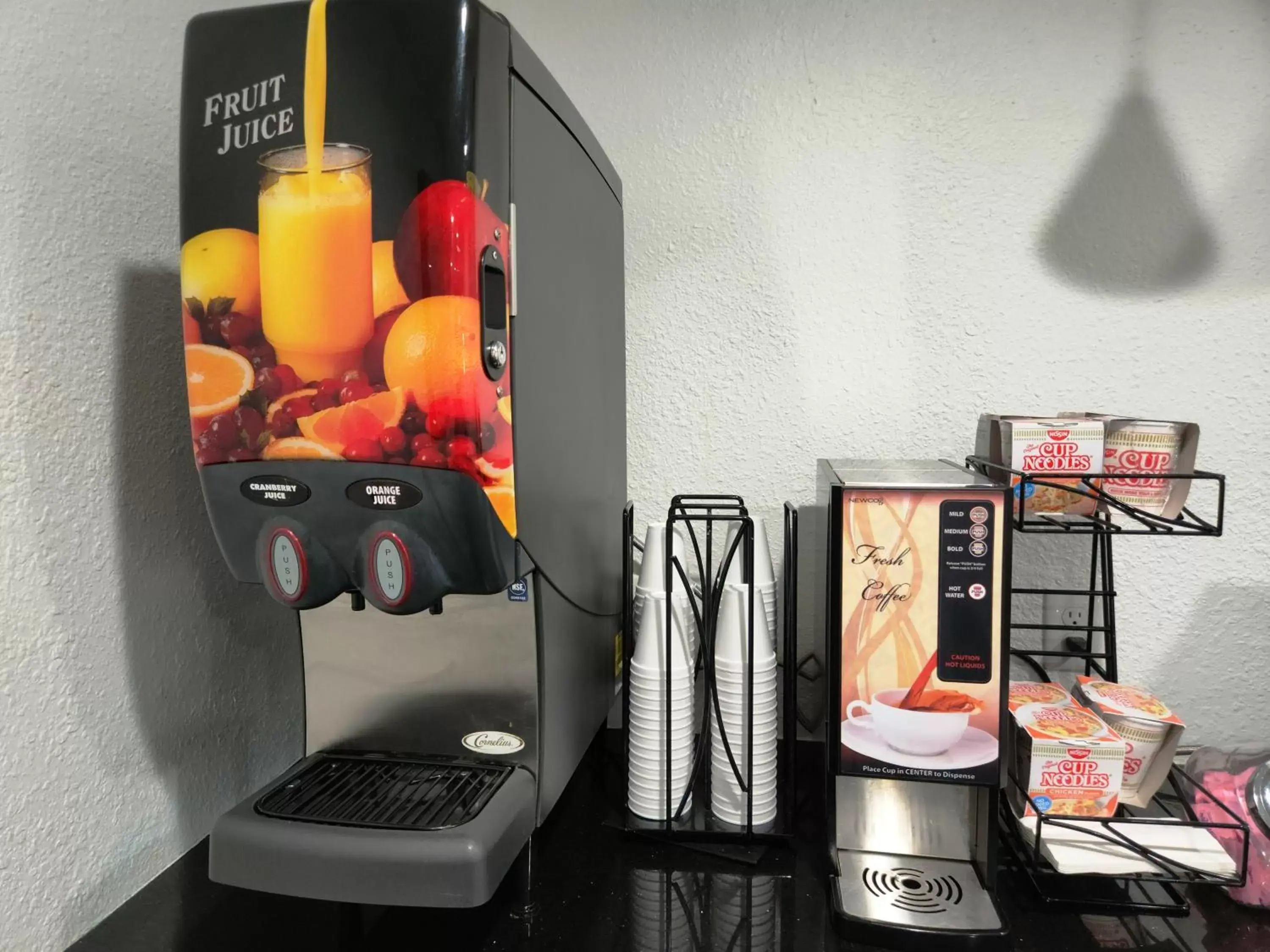 Coffee/tea facilities in Express Inn Tomball