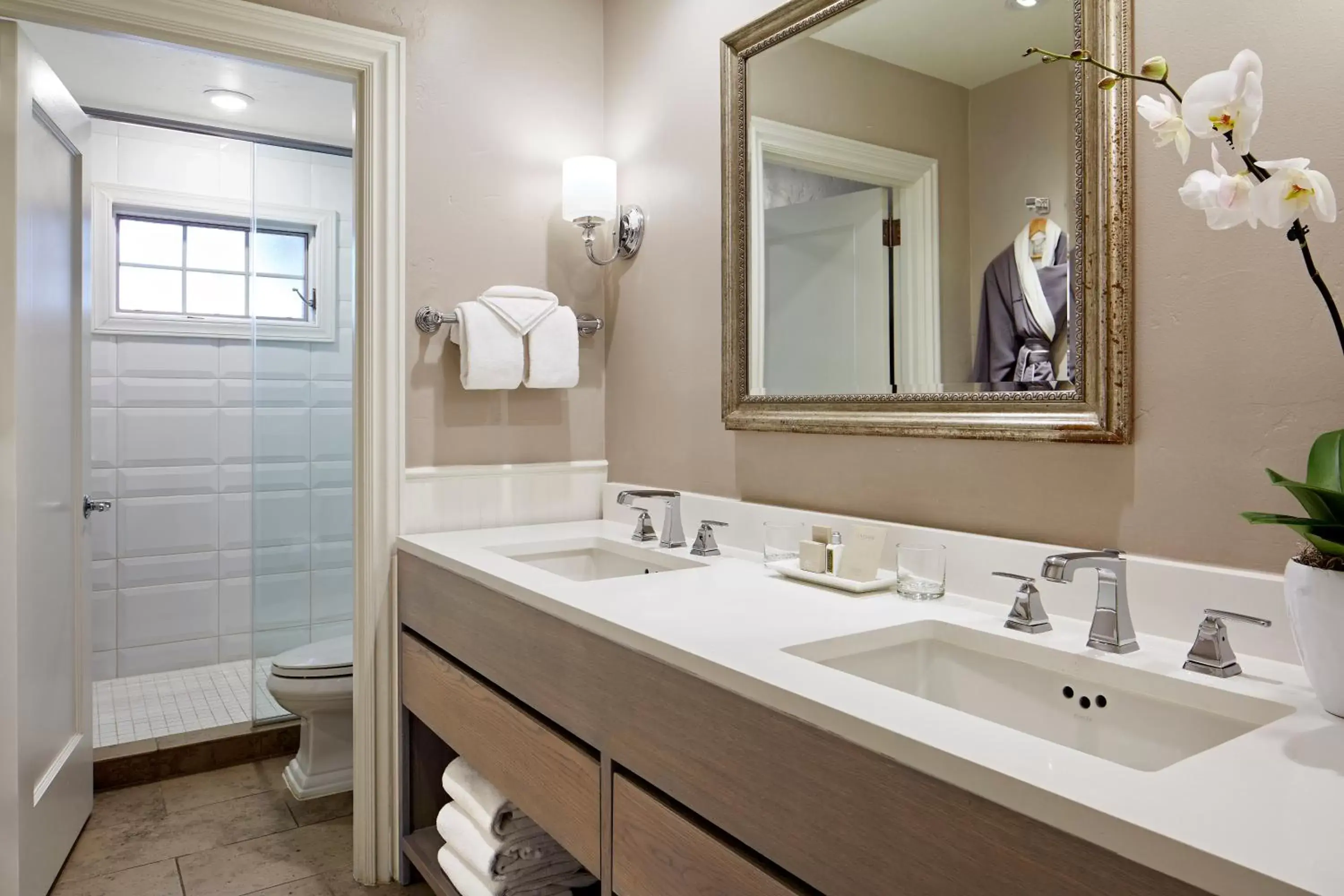 Bathroom in L'Auberge De Sedona