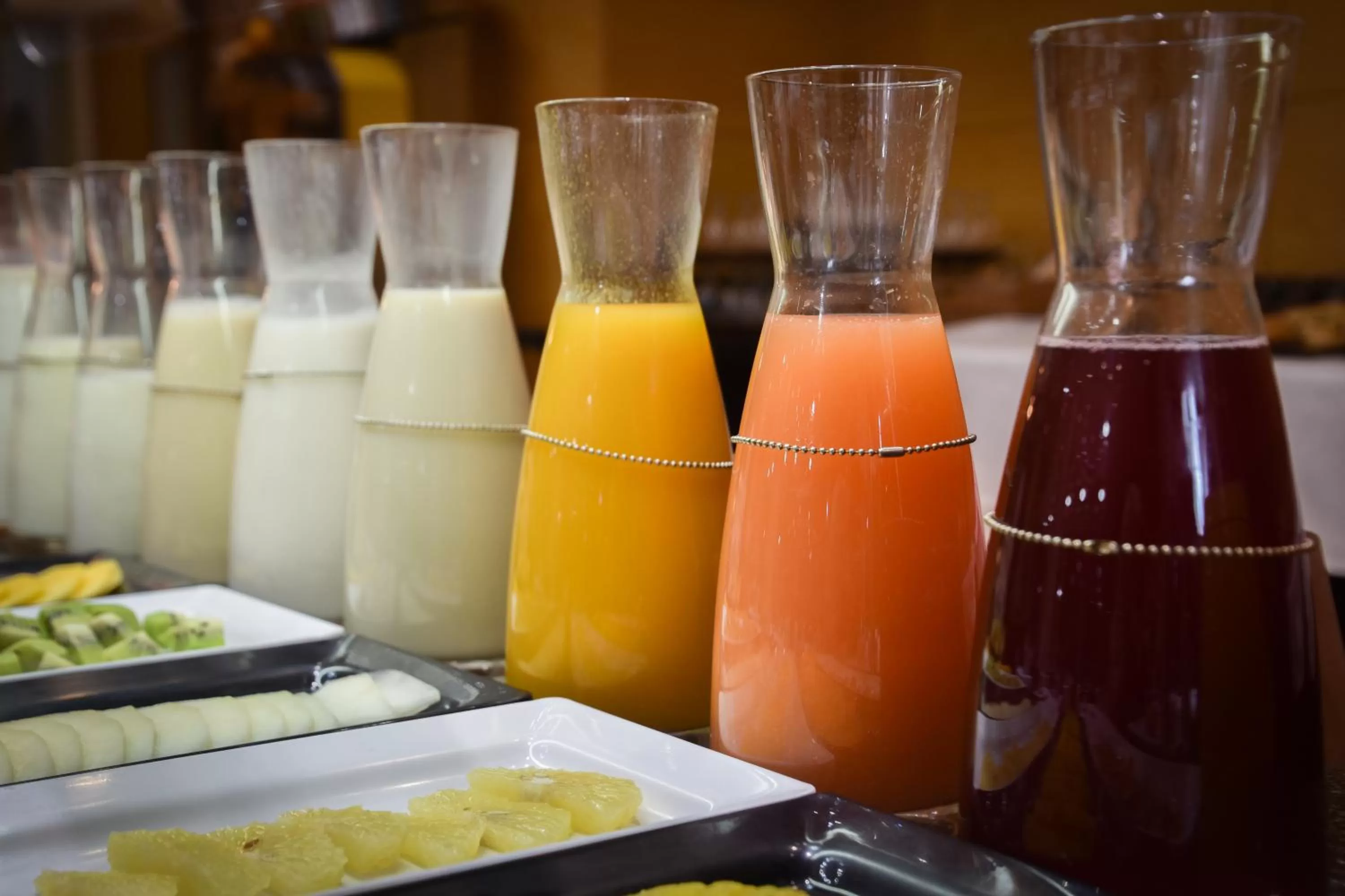 Buffet breakfast in Senator Parque Central