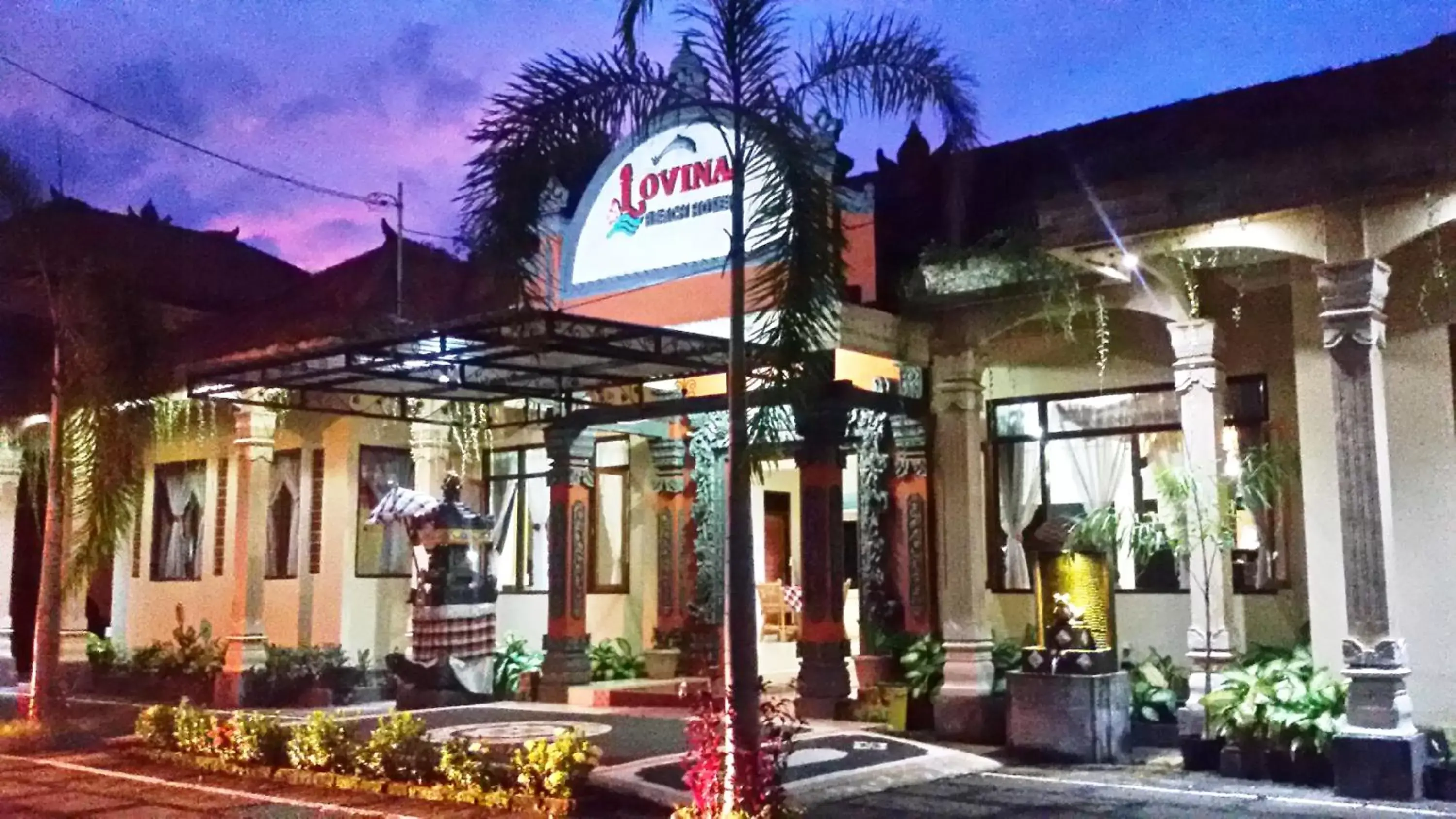 Facade/Entrance in Lovina Beach Hotel