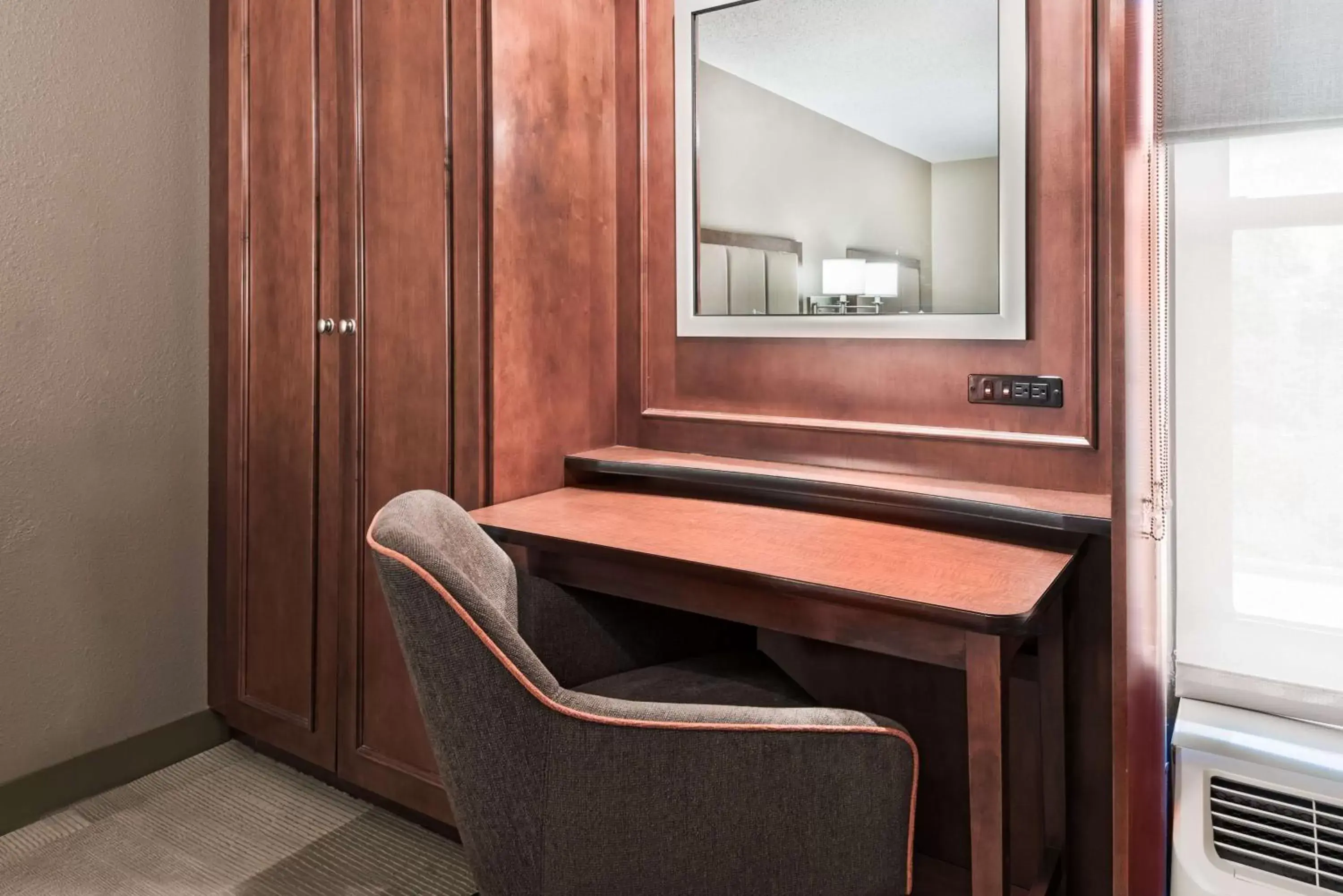 Bed in Hampton Inn Boston / Marlborough Bed in Hampton Inn Boston / Marlborough