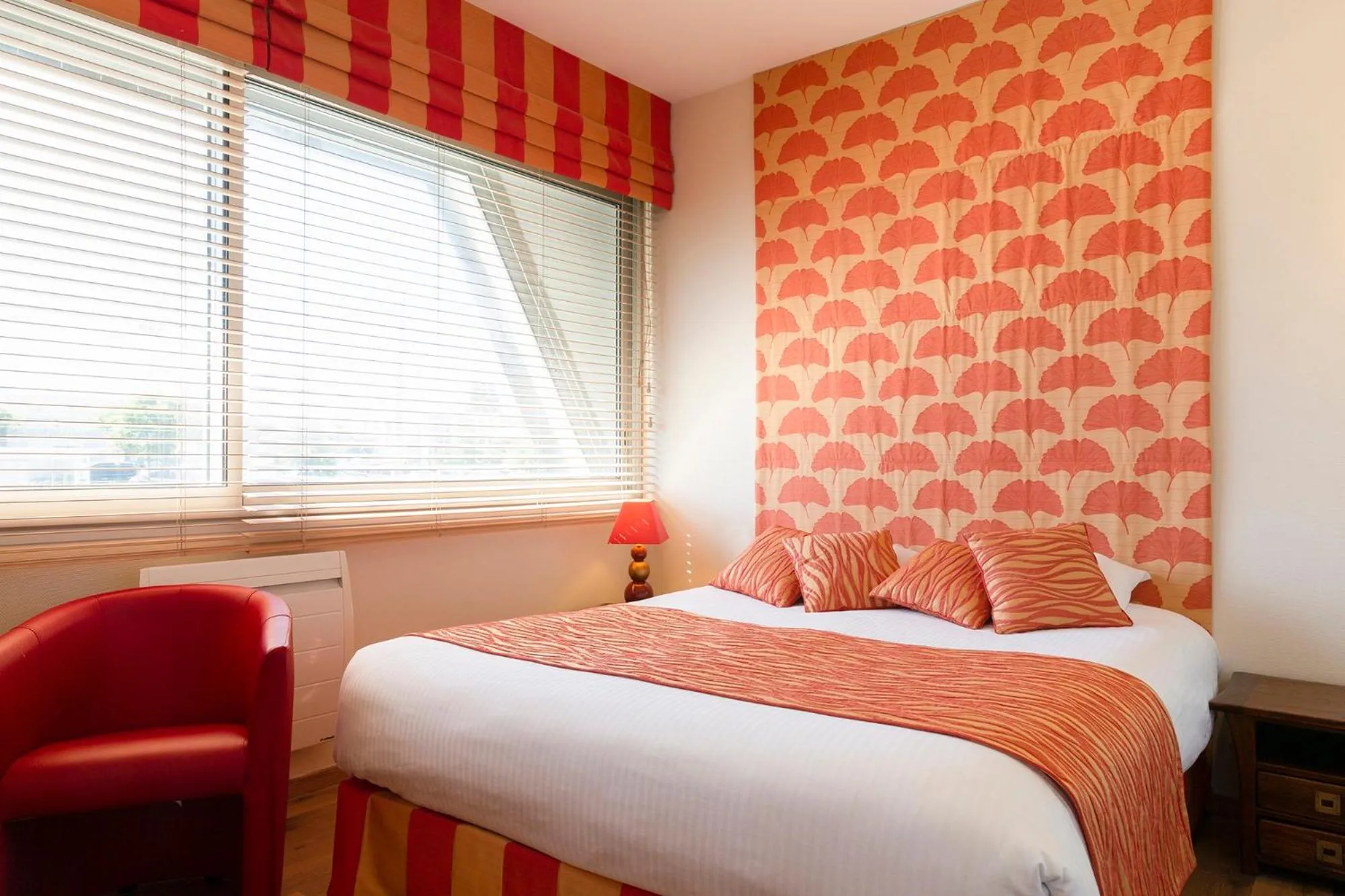 Bed in The Originals Boutique, Hôtel Aquilon, Saint-Nazaire