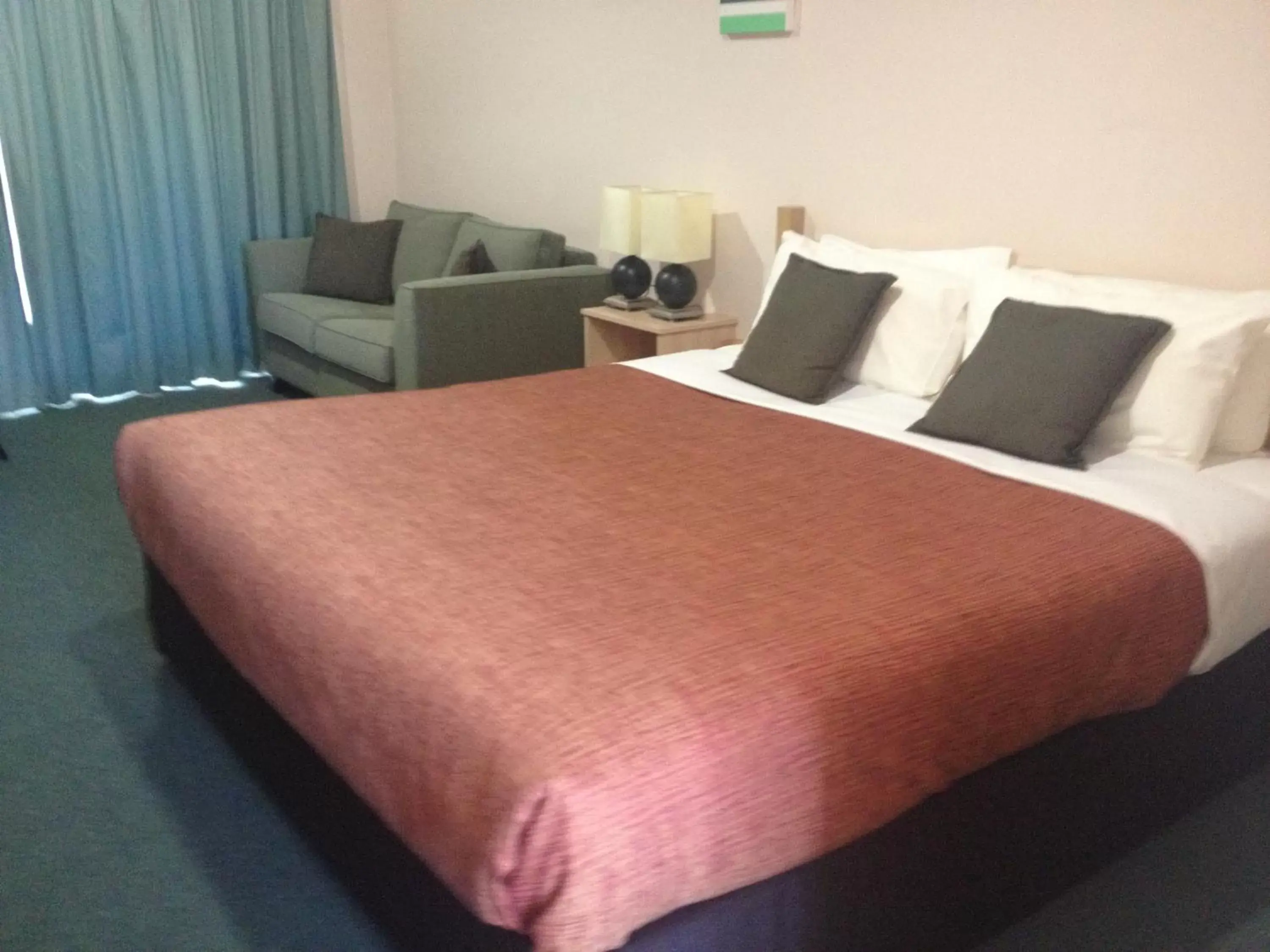 Photo of the whole room, Bed in Rose Garden Motel
