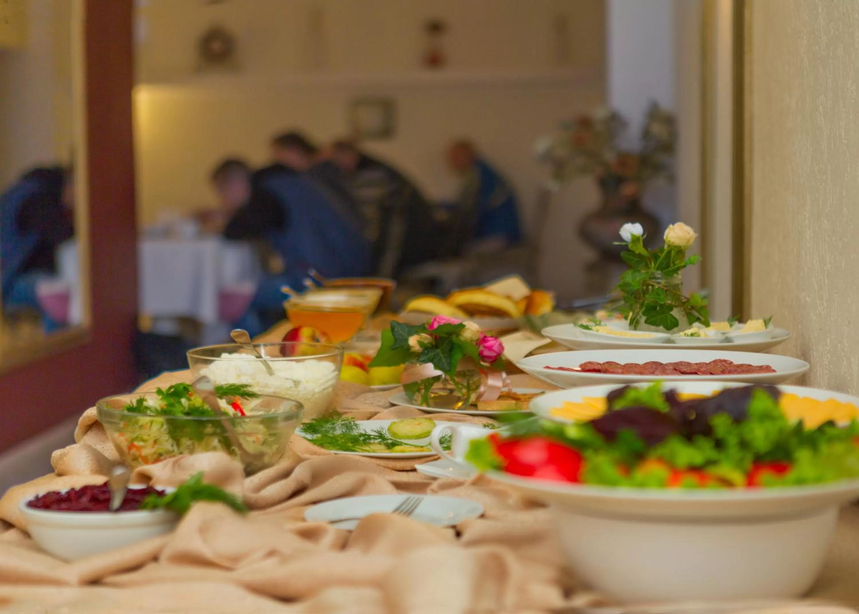 Restaurant/places to eat in Lermontovskiy Hotel