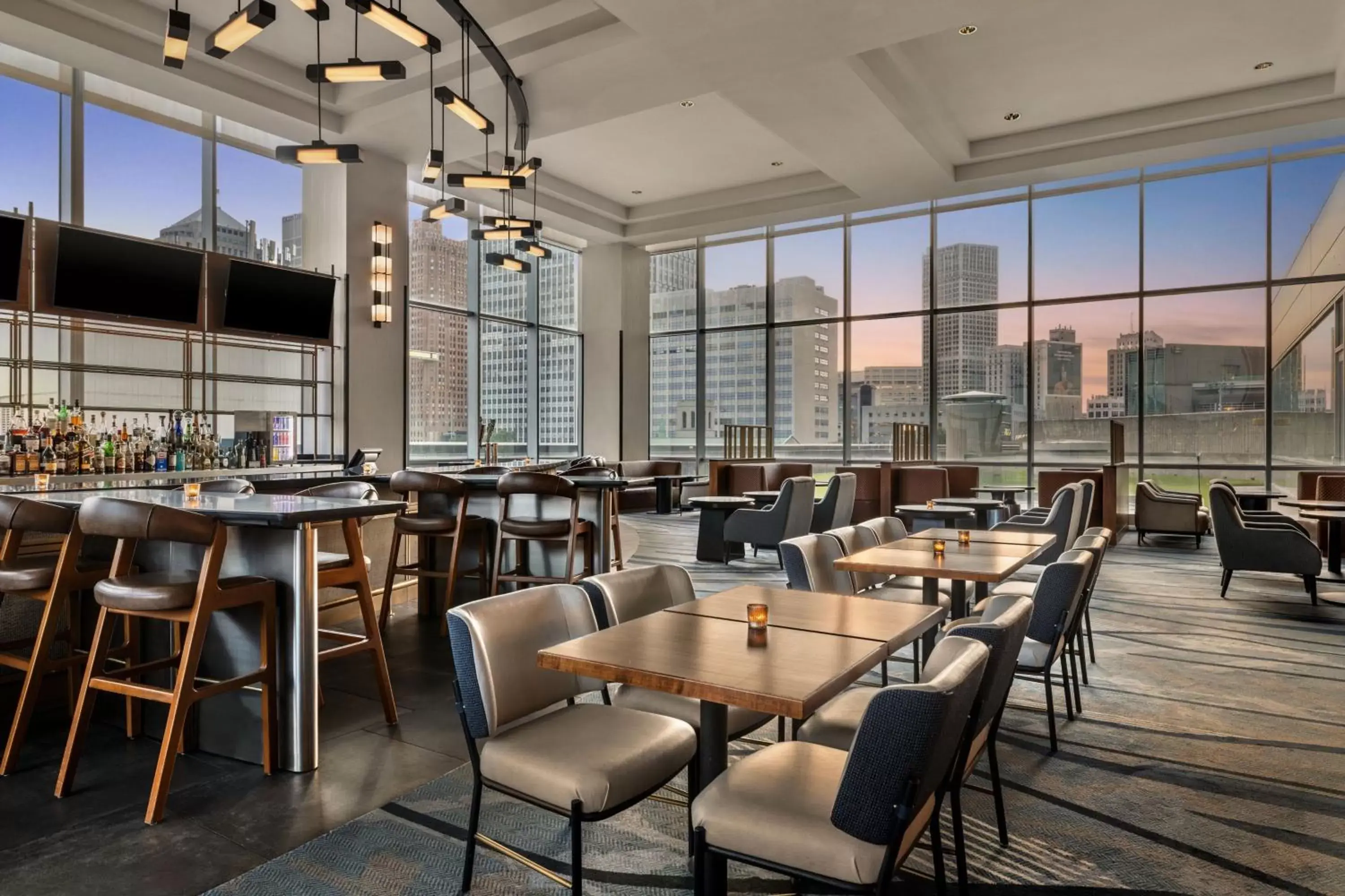 Lounge or bar, Restaurant/Places to Eat in Detroit Marriott at the Renaissance Center