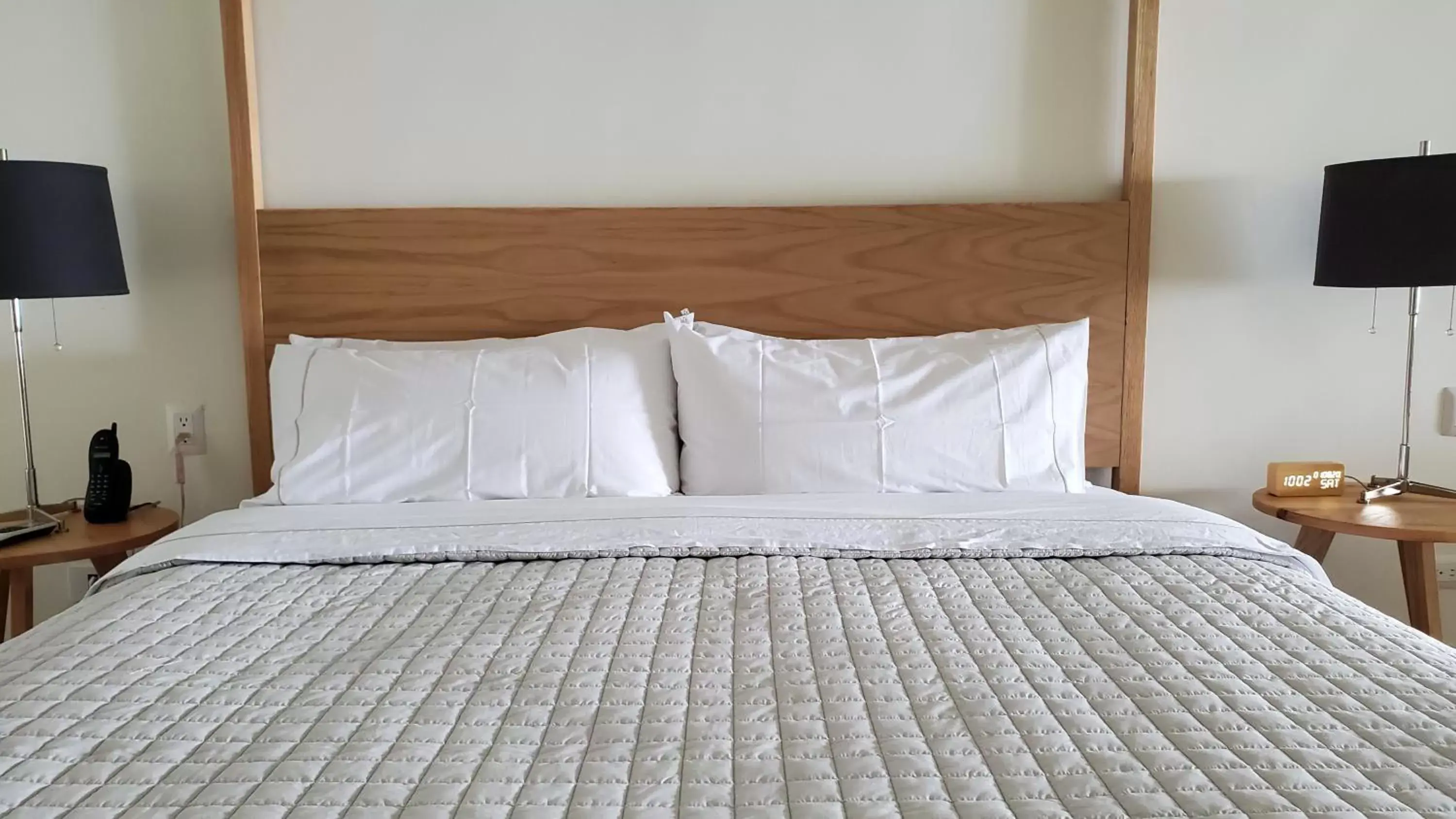 Bed in Hotel Secreto