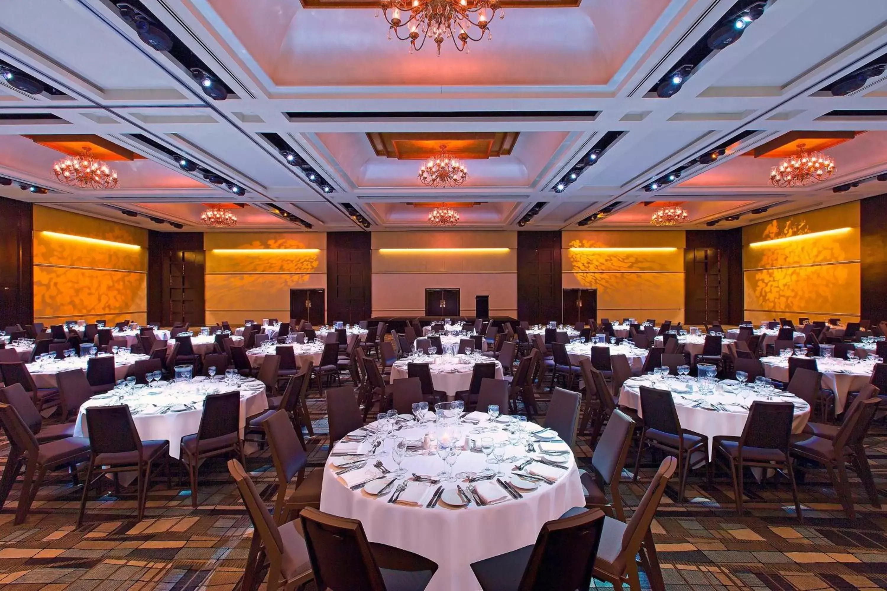 Meeting/conference room, Restaurant/Places to Eat in Sheraton Grand Mirage Resort Gold Coast