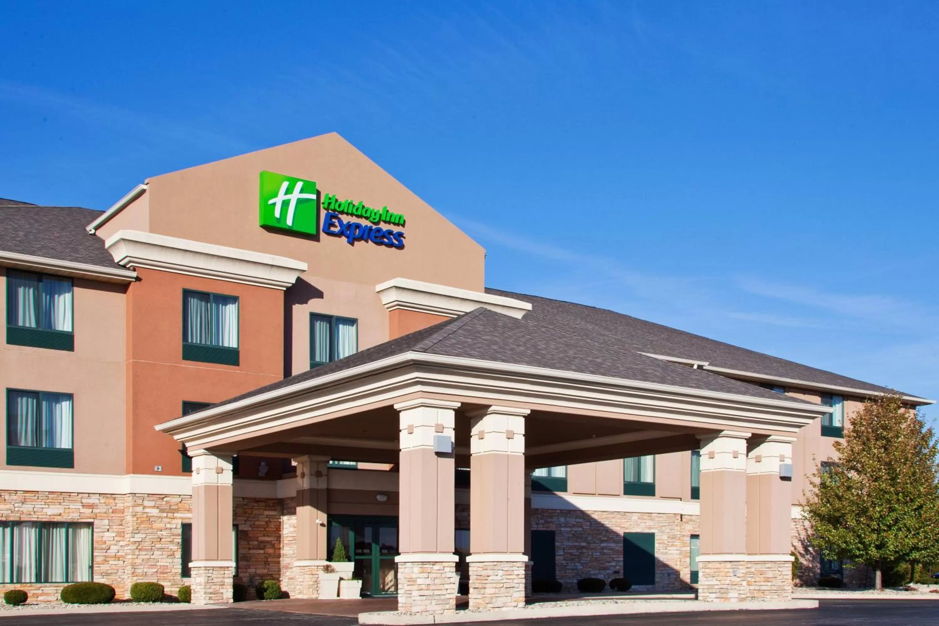 Property building in Holiday Inn Express Gas City by IHG