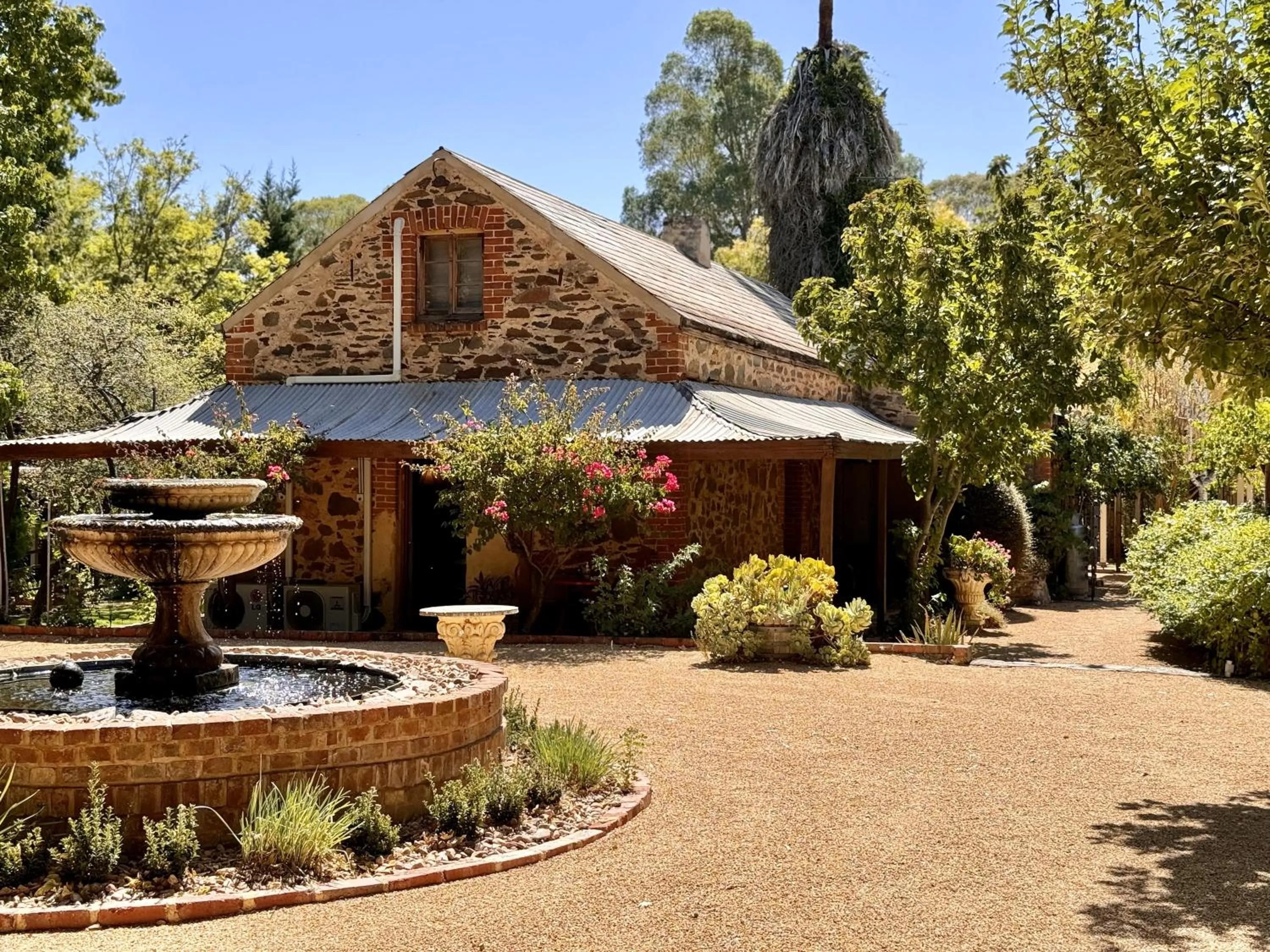 Property building in Jacobs Creek Retreat - Barossa Valley