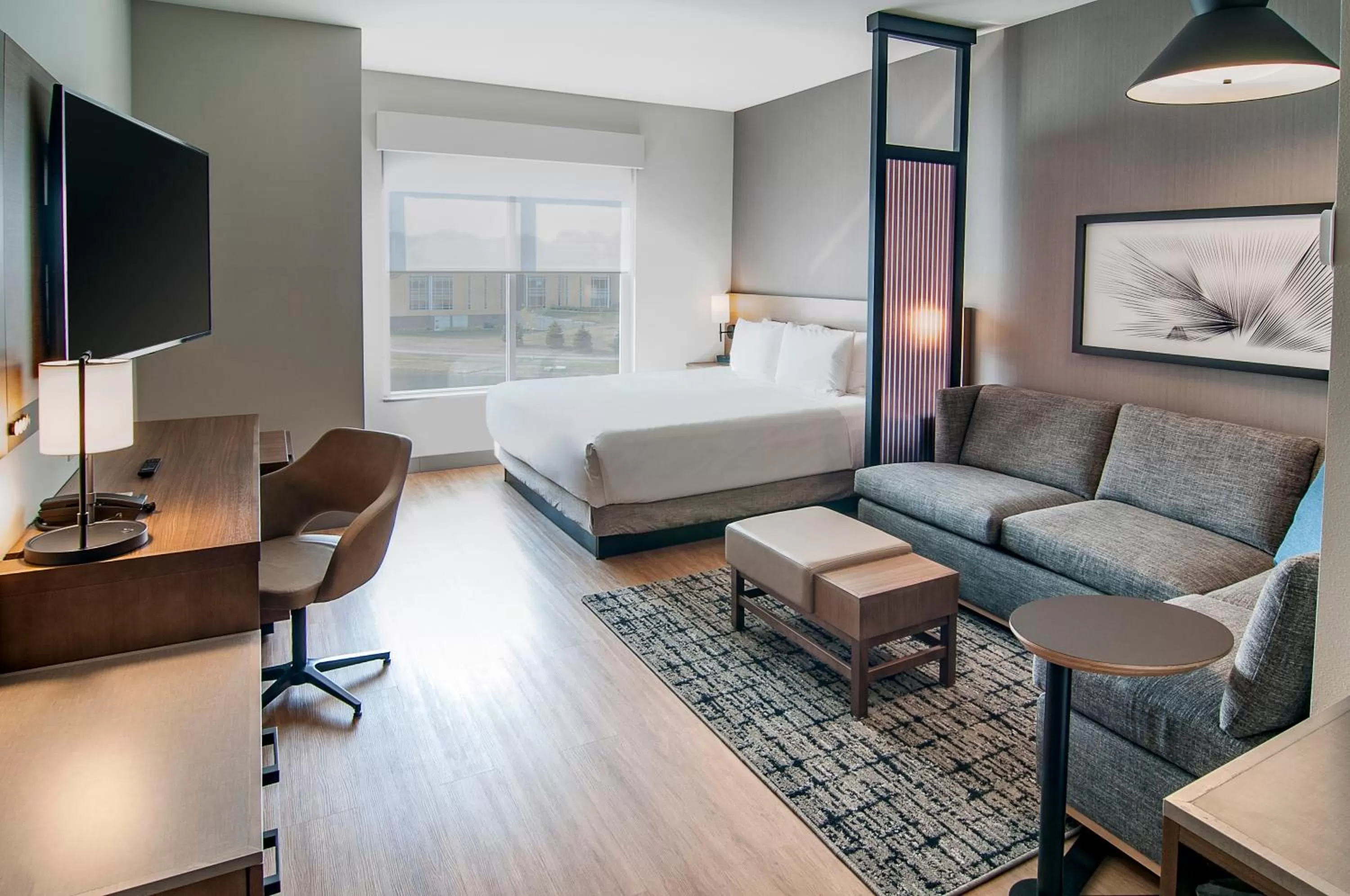 King room with Lake View - Disability Access in Hyatt Place Sioux Falls South