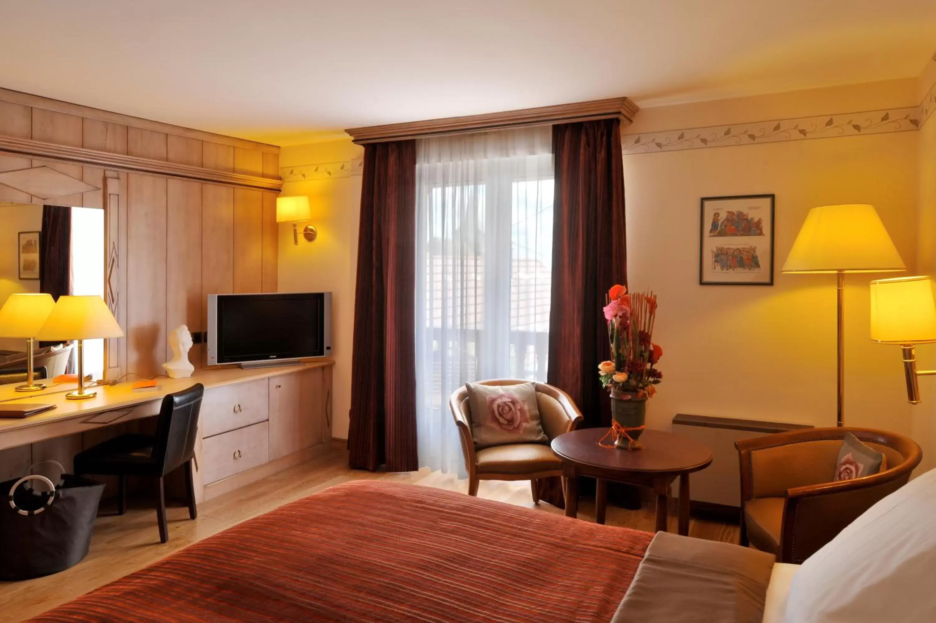 Large Double Room in Hostellerie Des Châteaux & Spa